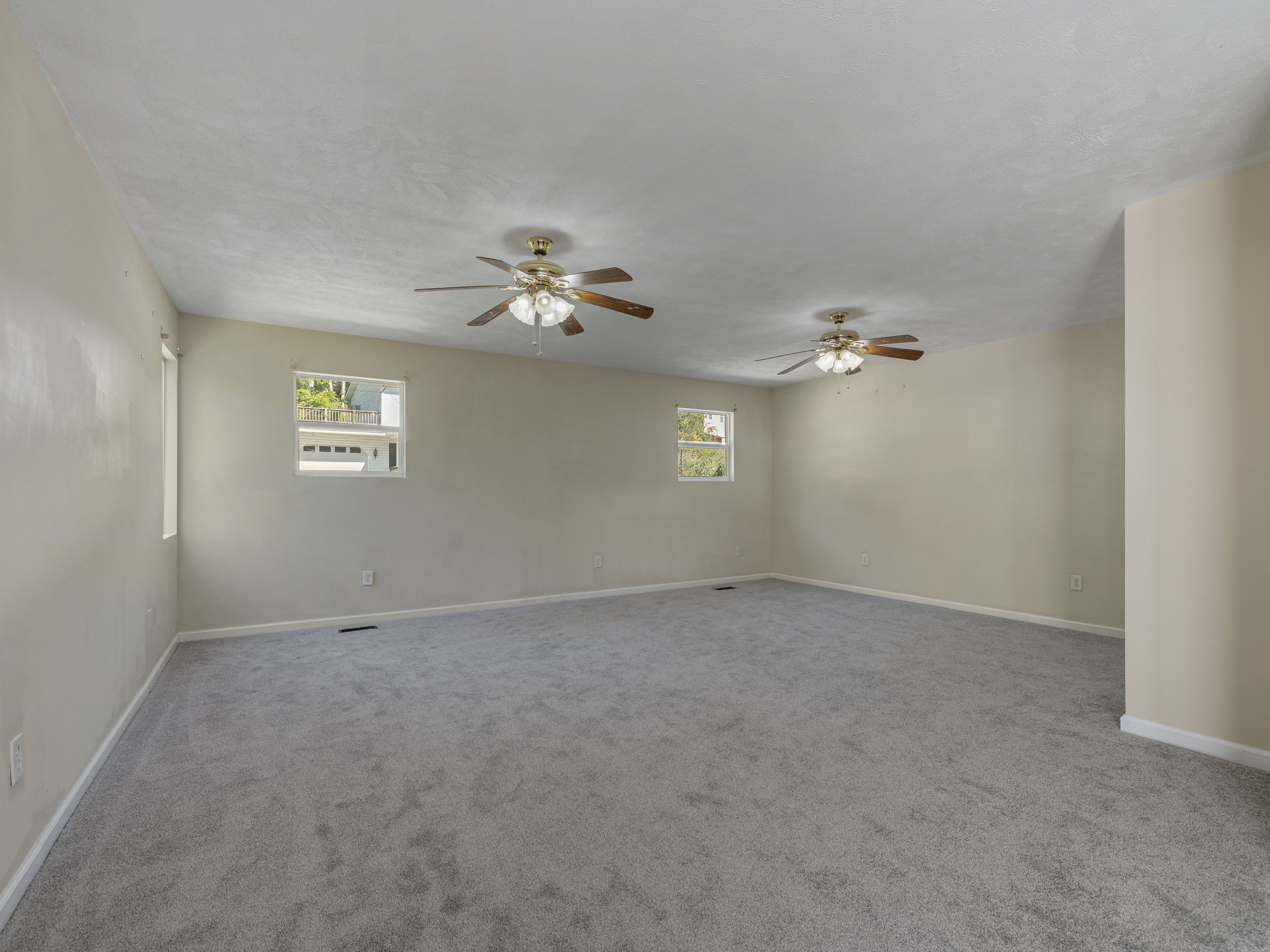 121 Pennmington way-14.jpg
