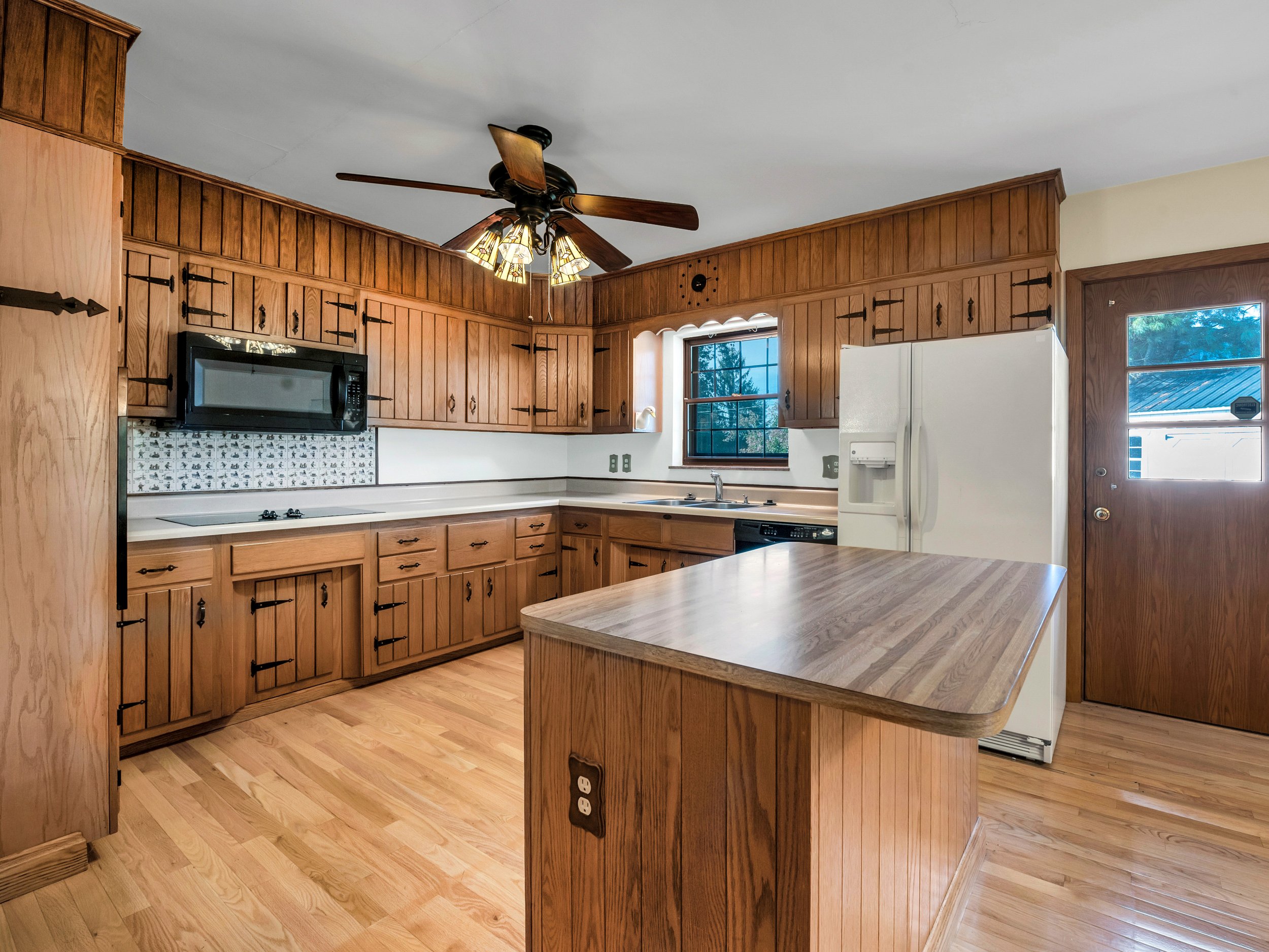 547 N Inwood-11.jpg