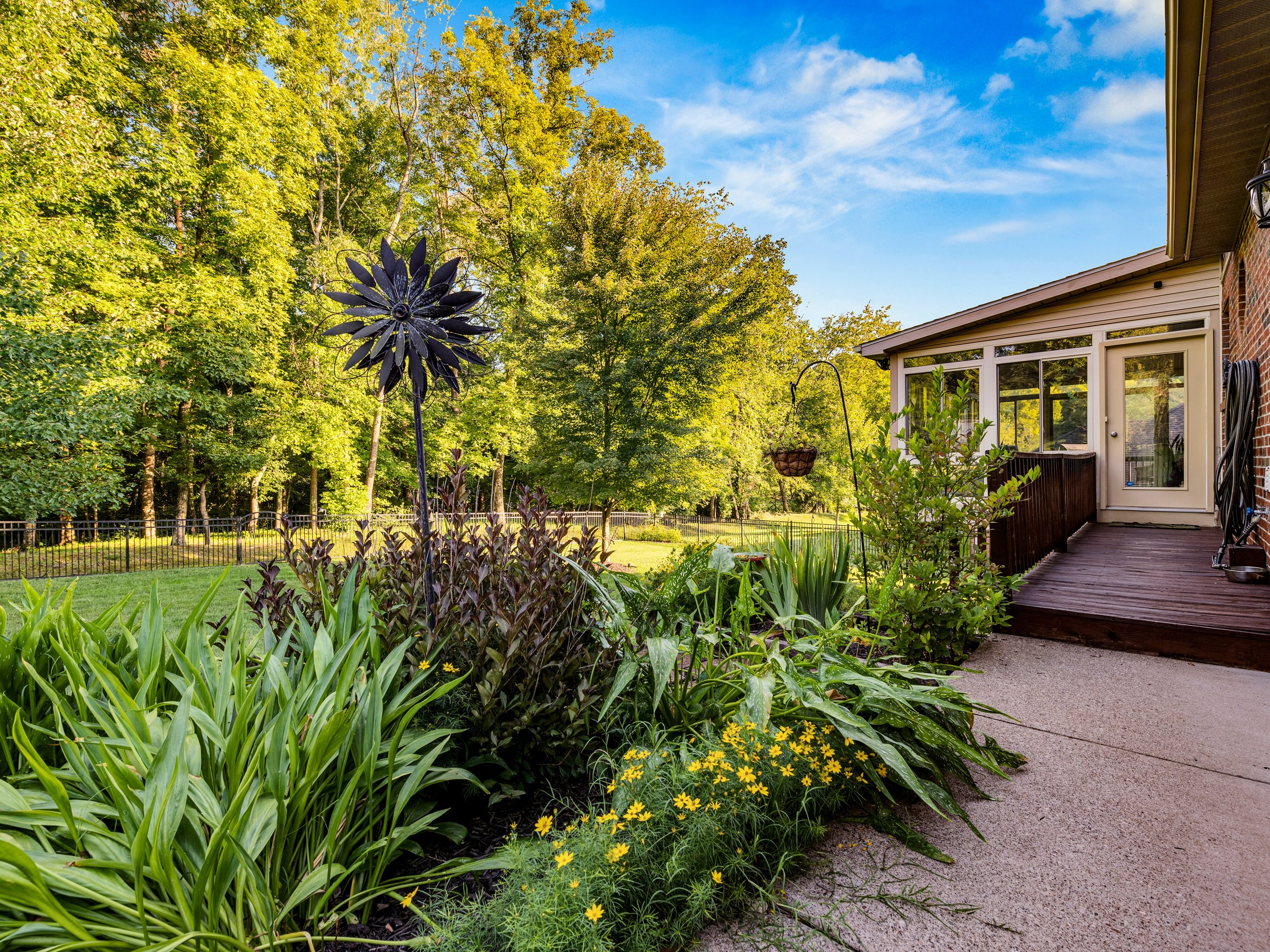 5010 BENNINGTON DRIVE-57.jpg