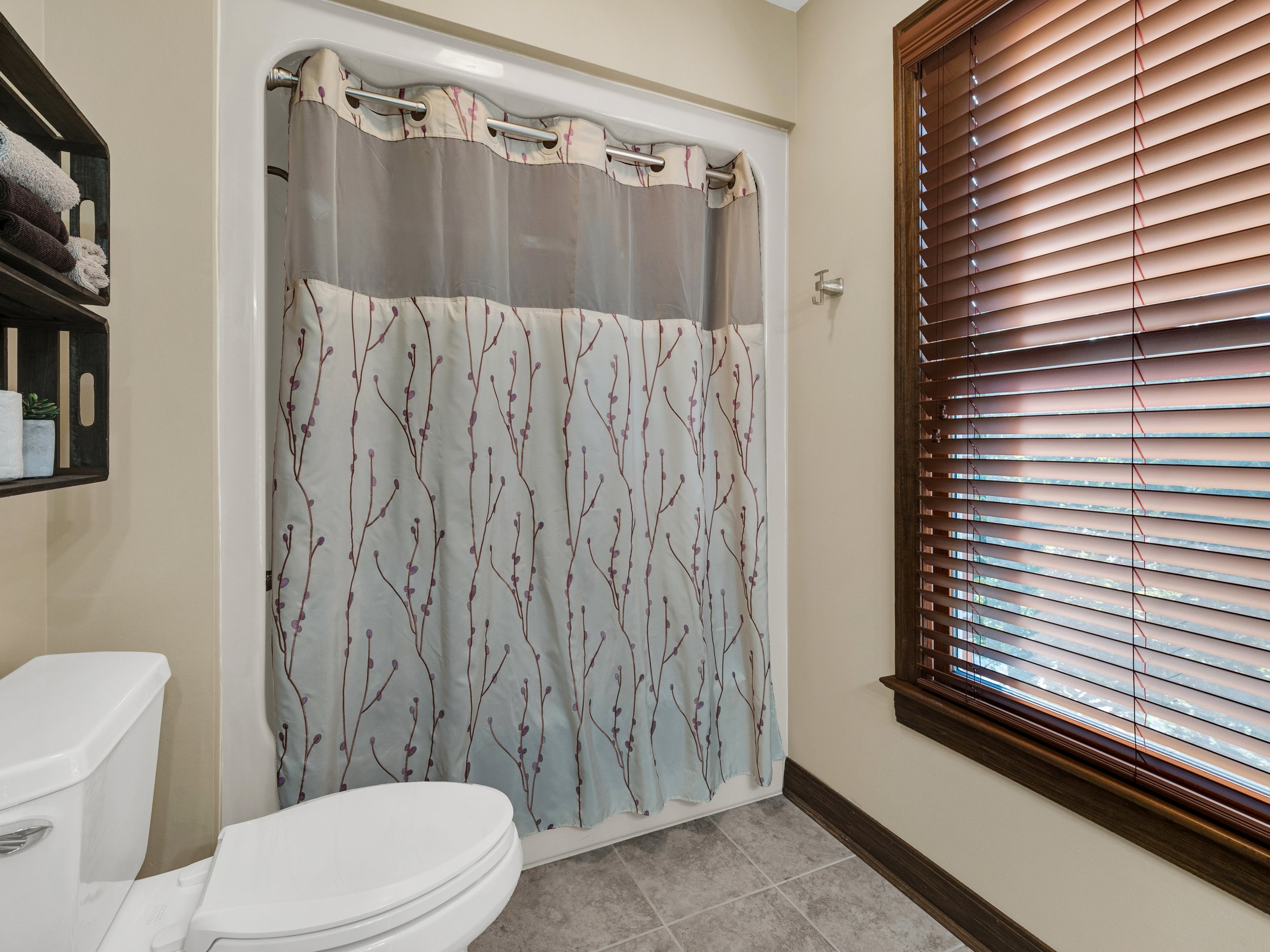 5010 BENNINGTON DRIVE-31.jpg