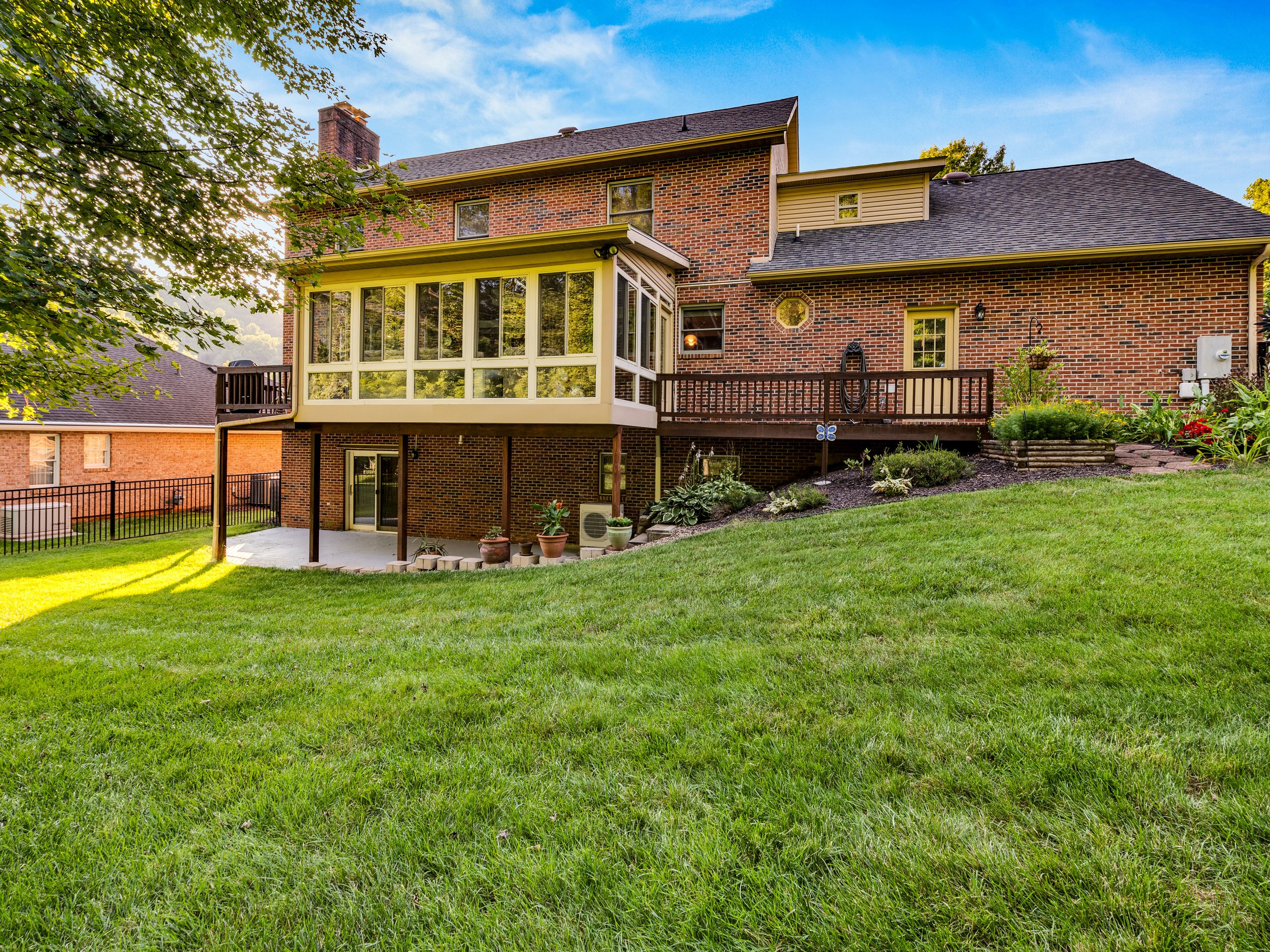 5010 BENNINGTON DRIVE-59.jpg