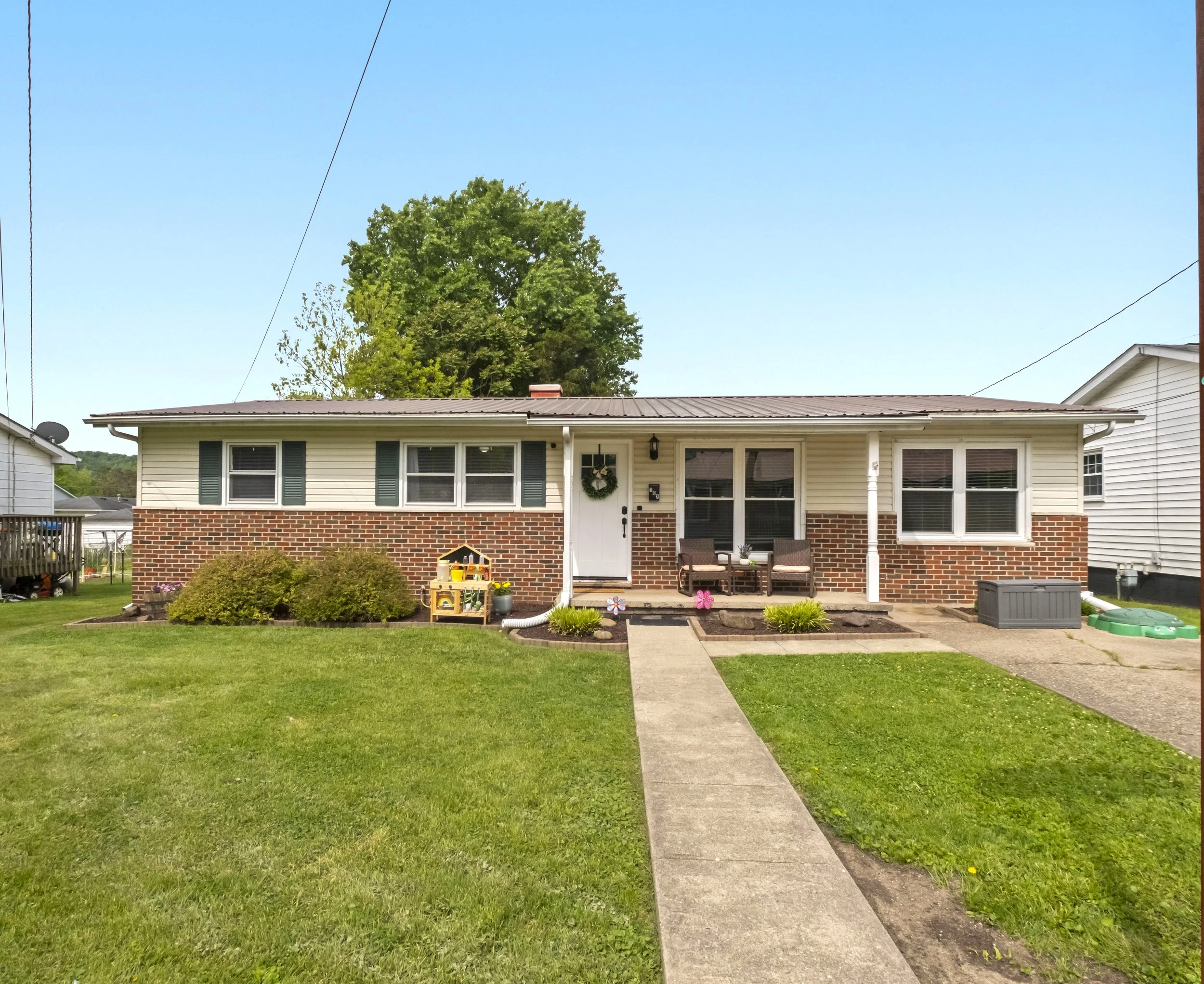 102 McConkey Ave