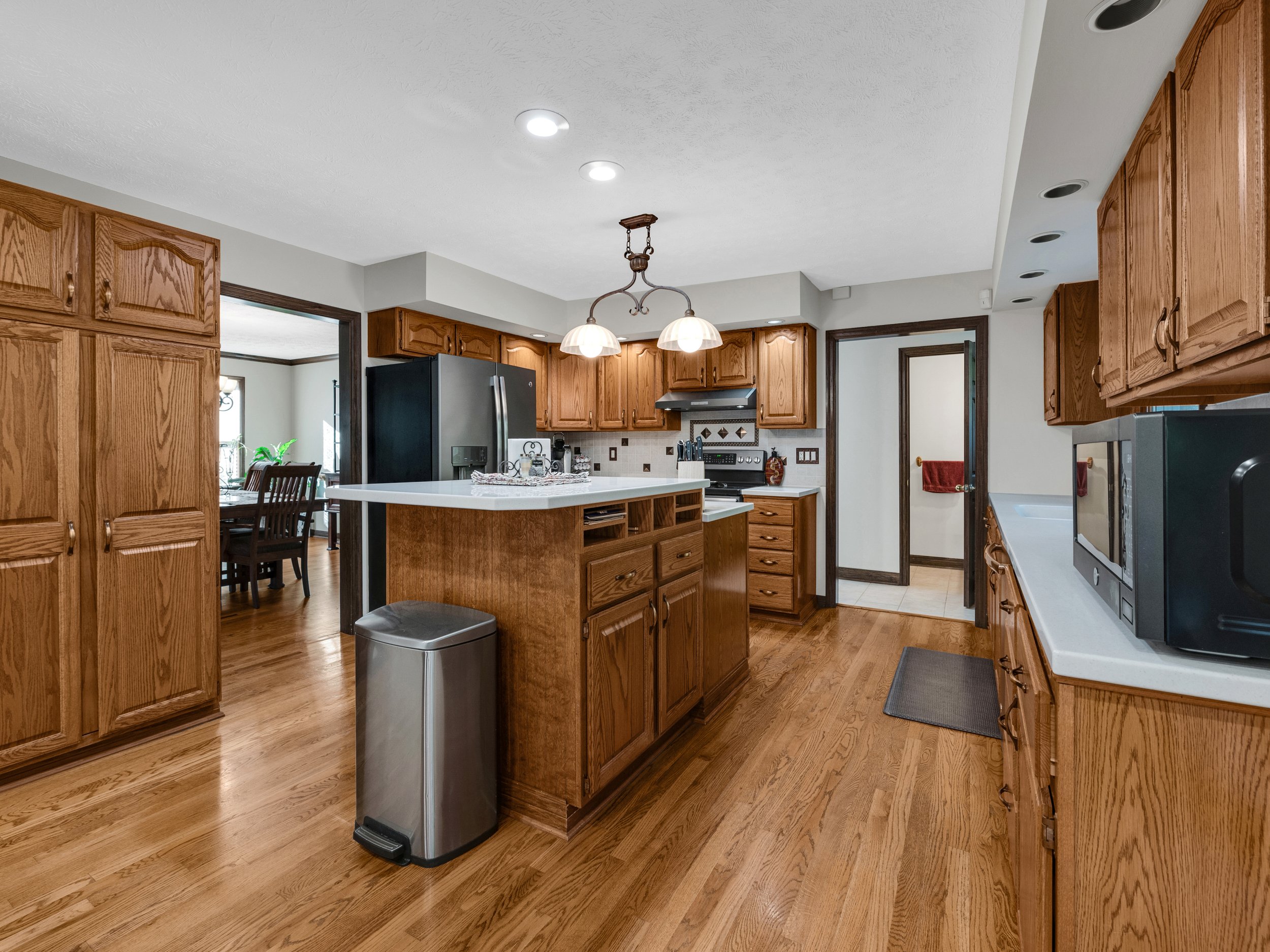 5010 BENNINGTON DRIVE-19.jpg