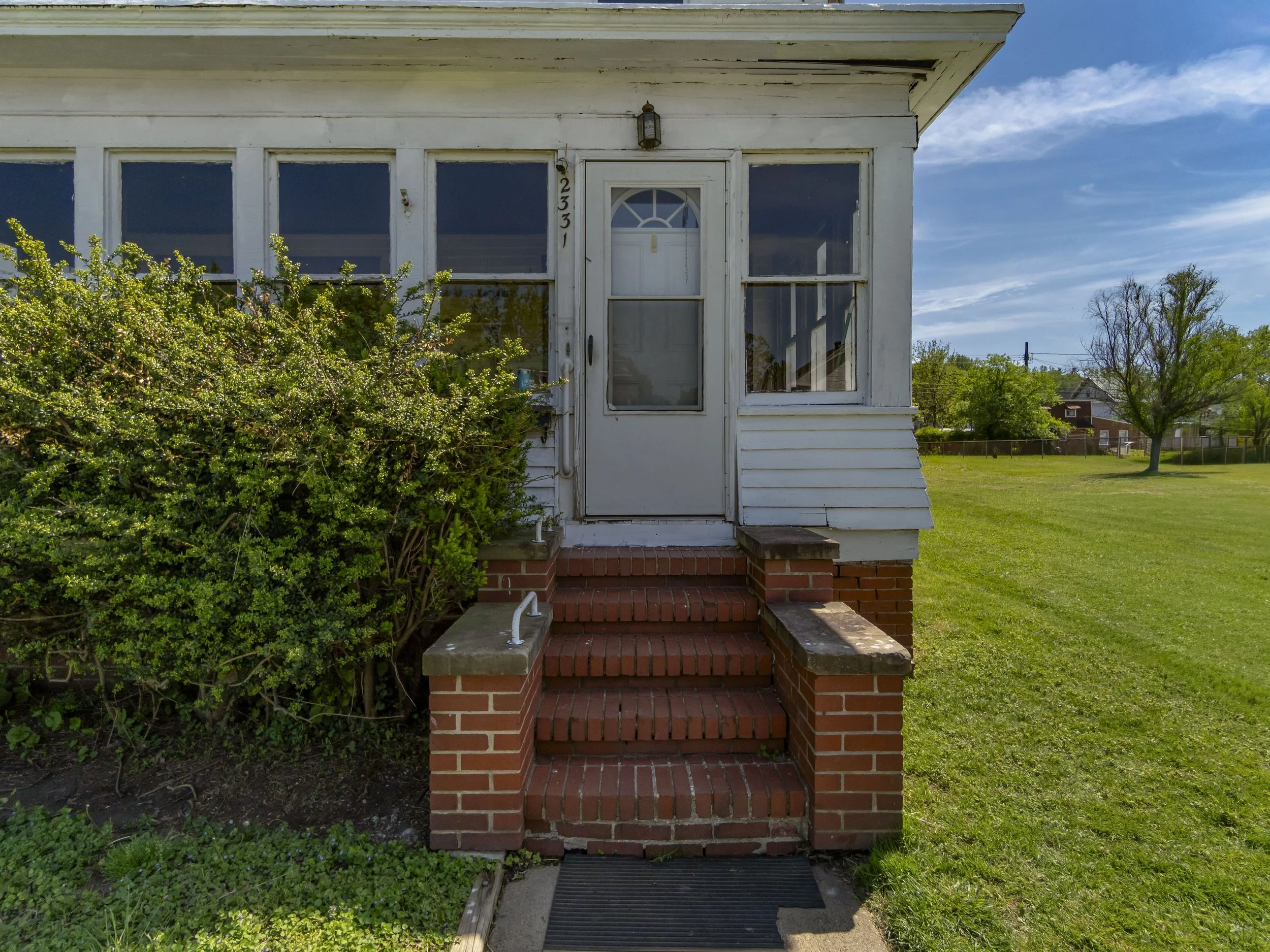4.28.26 - 2331 9th ave HUnt-2.jpg