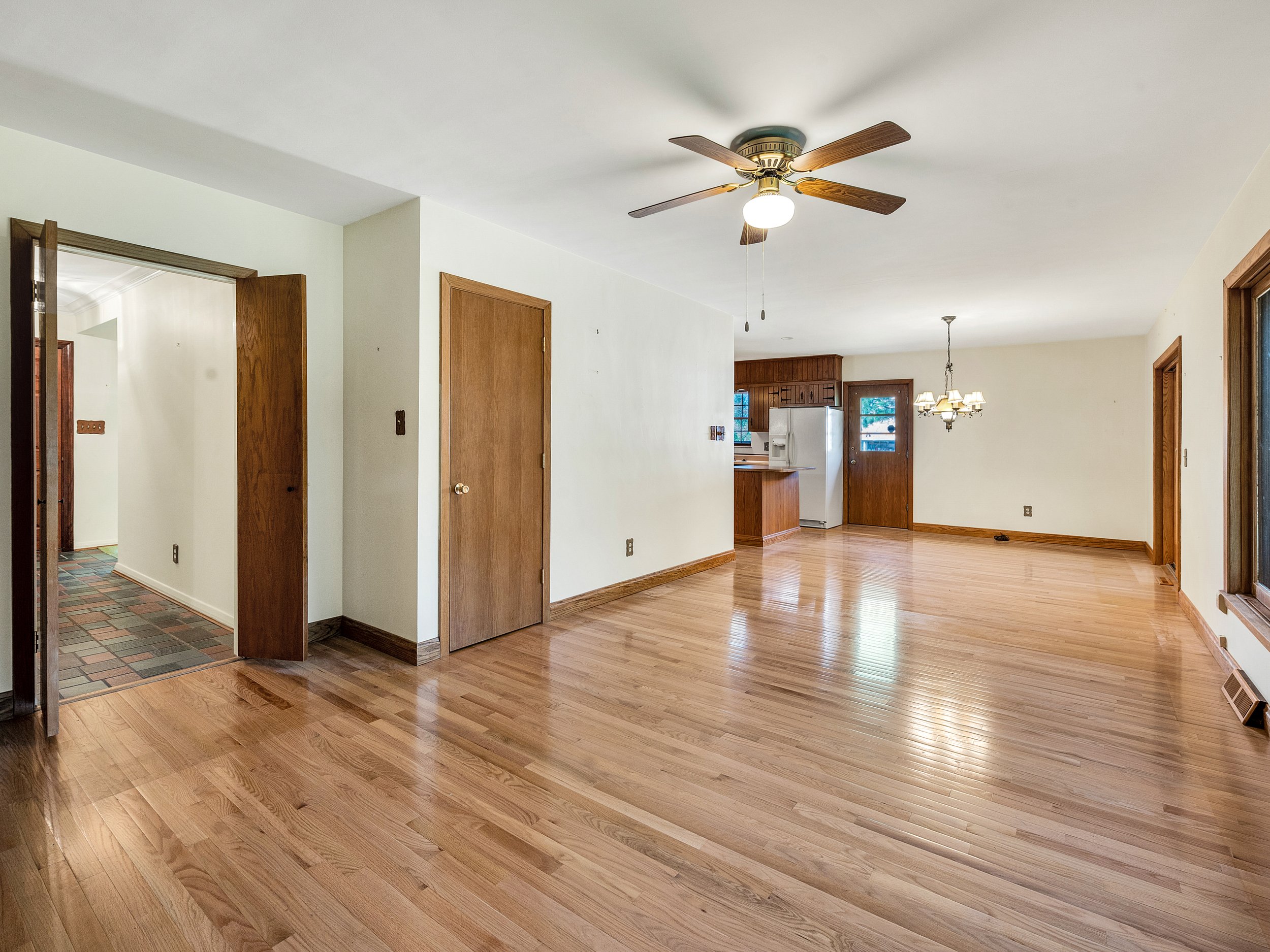 547 N Inwood-21.jpg