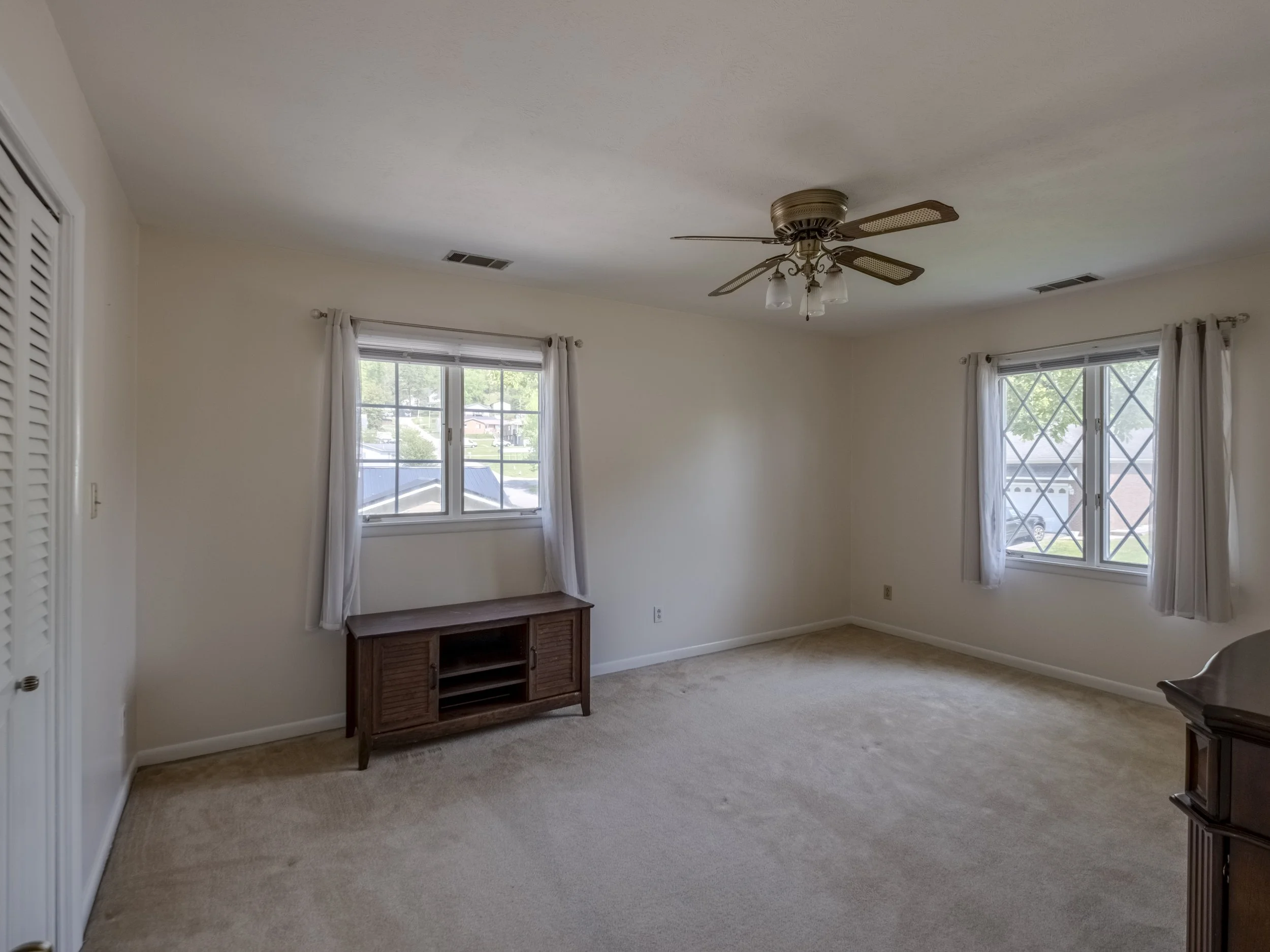 4.24.26 - 80 WOODLAND DR, MADISON WV-35.jpg