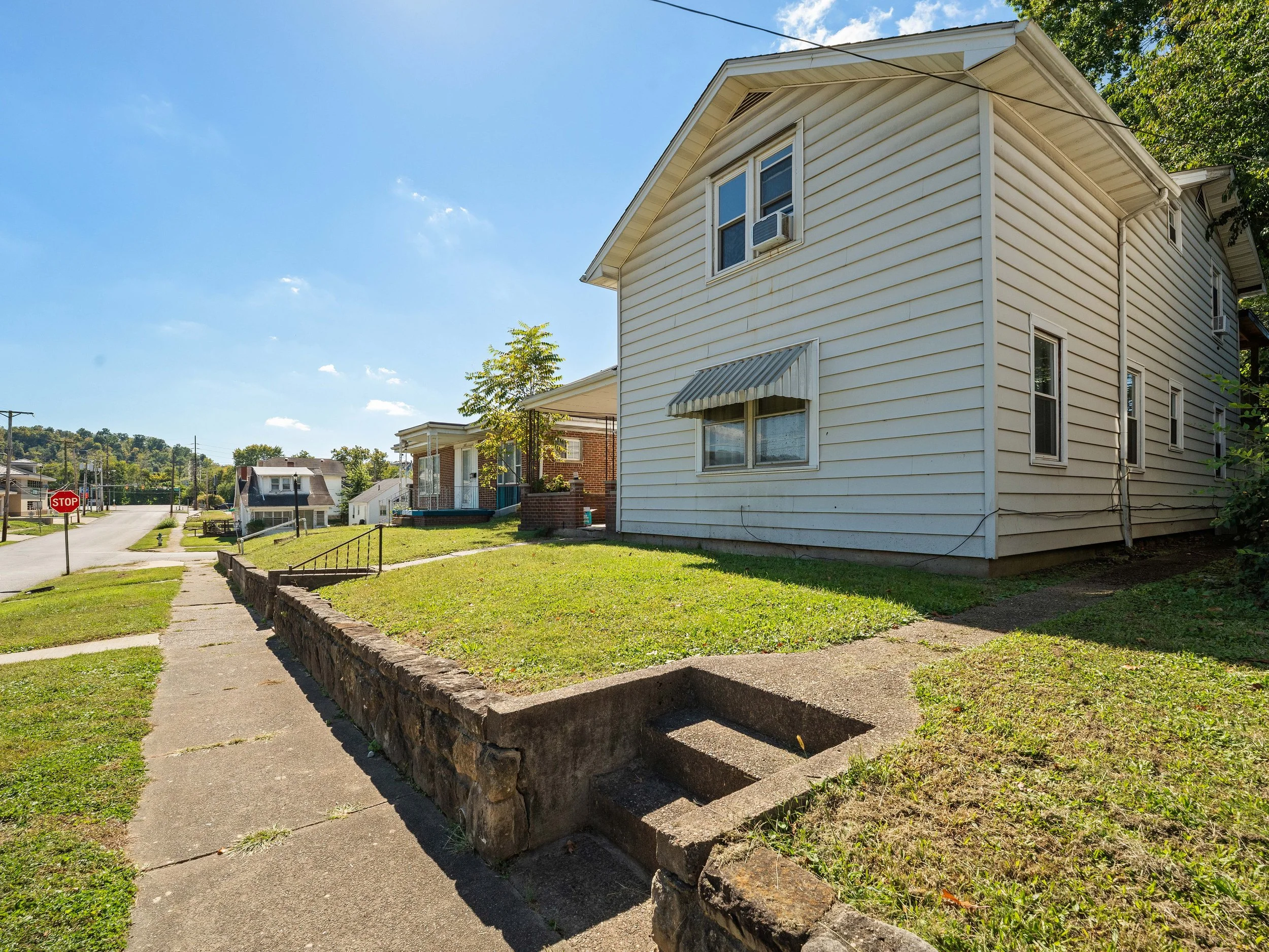 10.9.26 - 325 26th st duplex-2.jpg