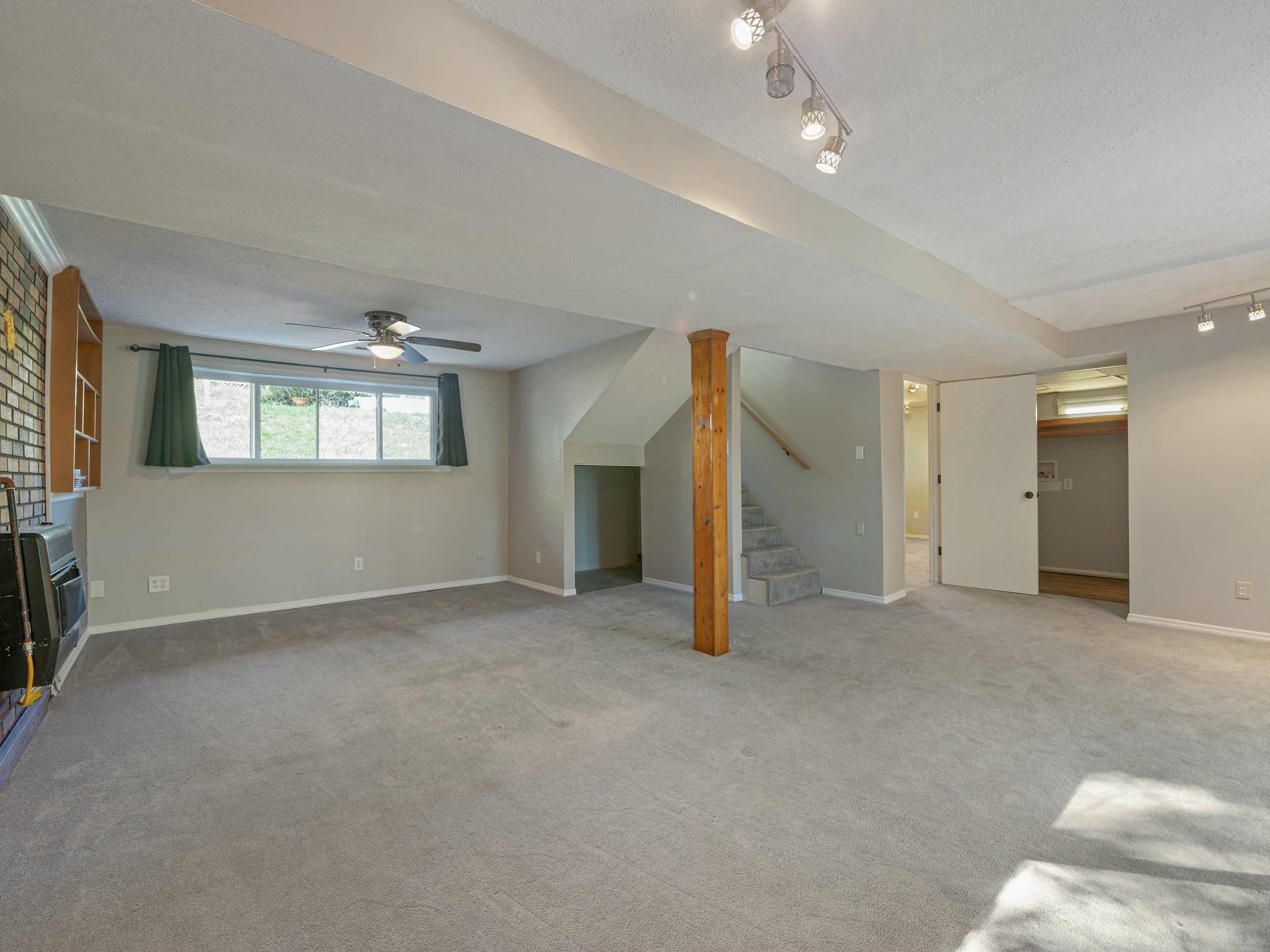 121 Pennmington way-22.jpg