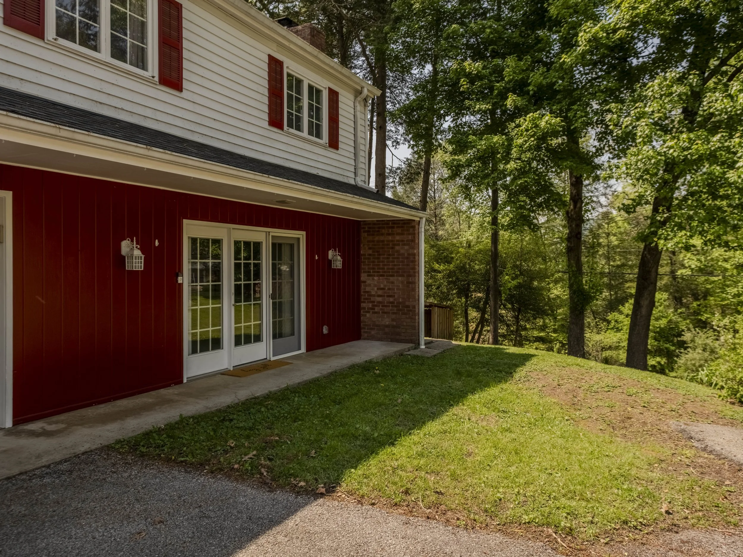 4.24.26 - 80 WOODLAND DR, MADISON WV-61.jpg