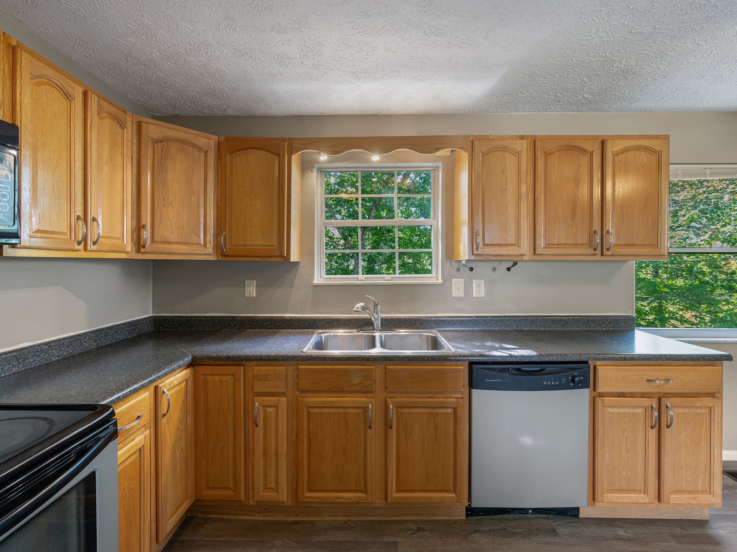 121 Pennmington way-9.jpg