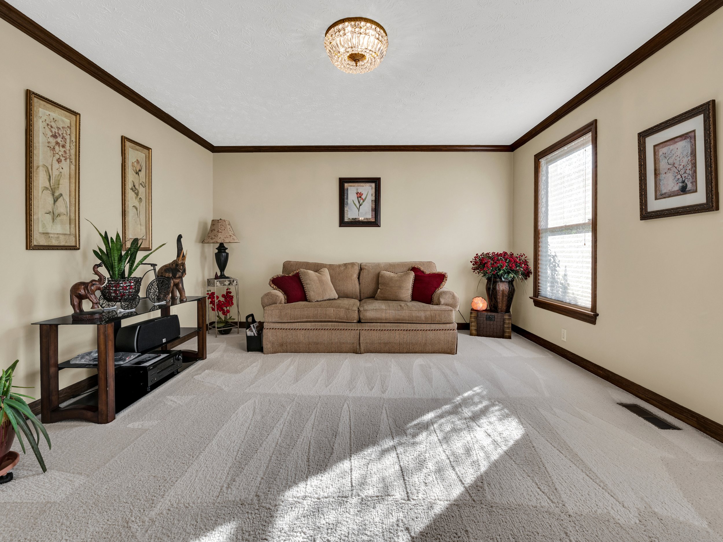 5010 BENNINGTON DRIVE-13.jpg