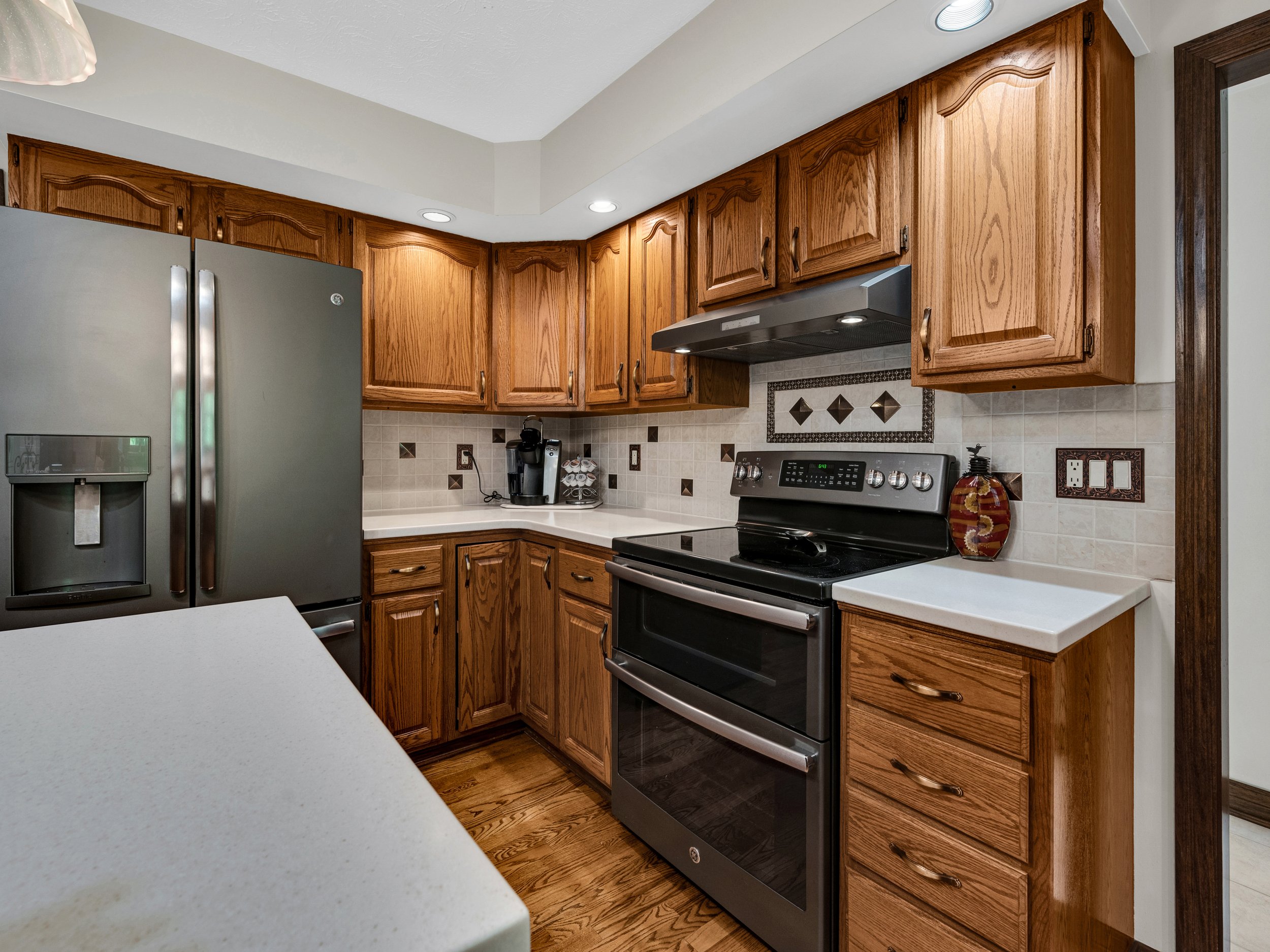 5010 BENNINGTON DRIVE-21.jpg