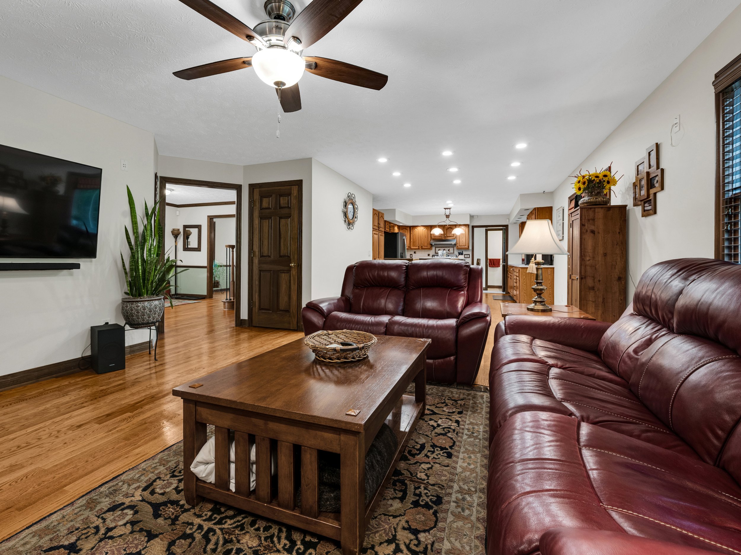 5010 BENNINGTON DRIVE-17.jpg