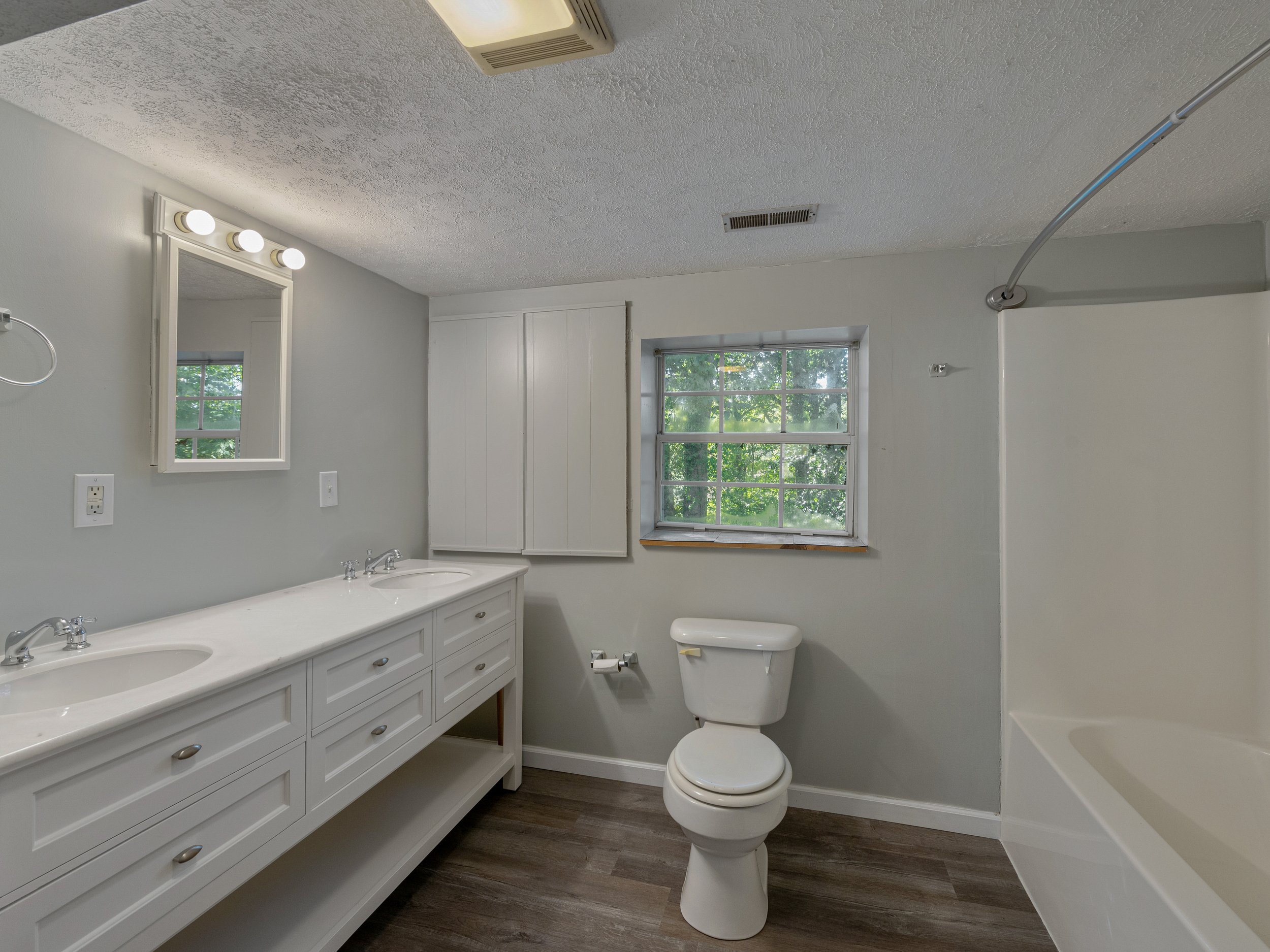 121 Pennmington way-28.jpg