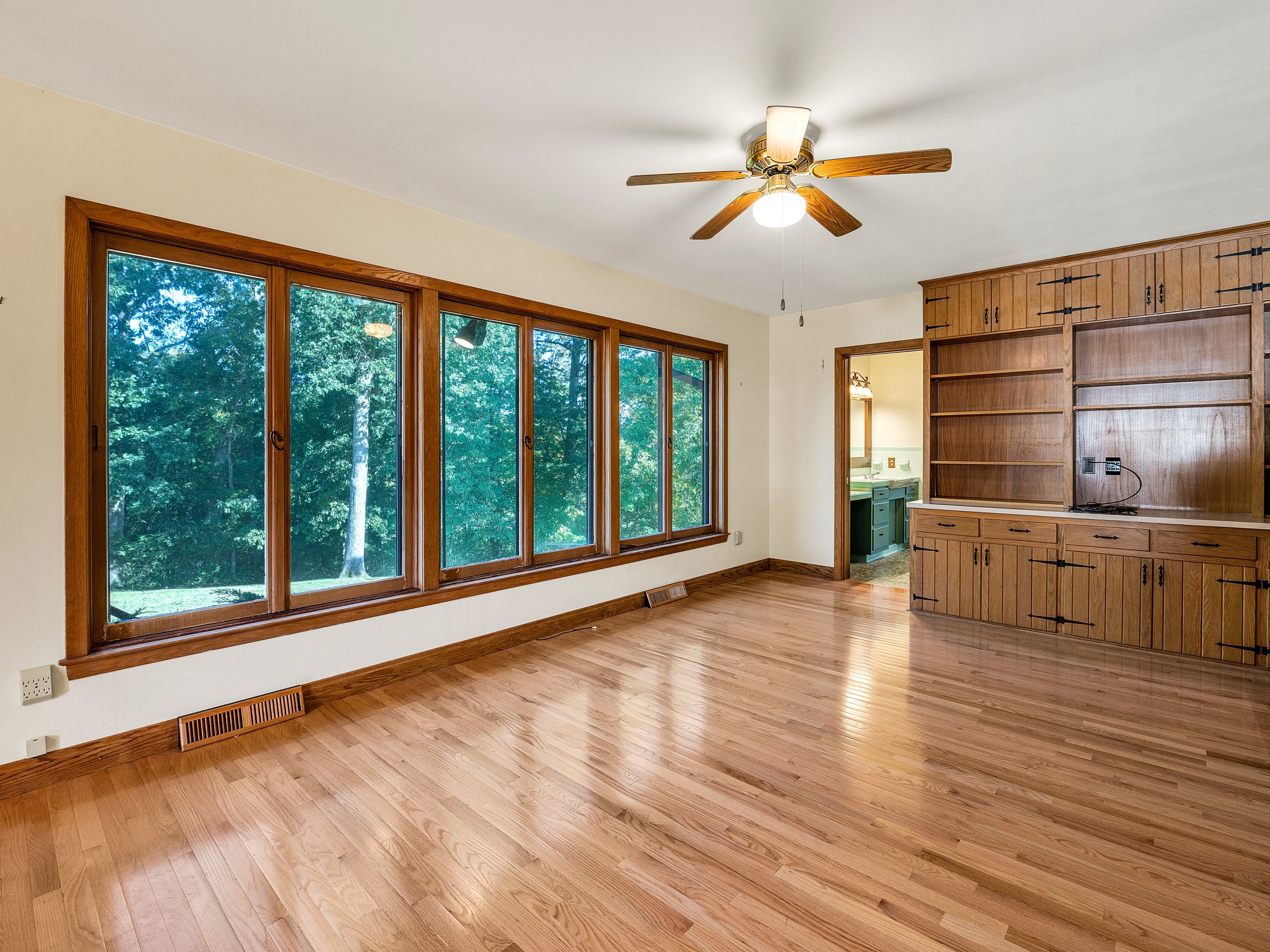 547 N Inwood-19.jpg