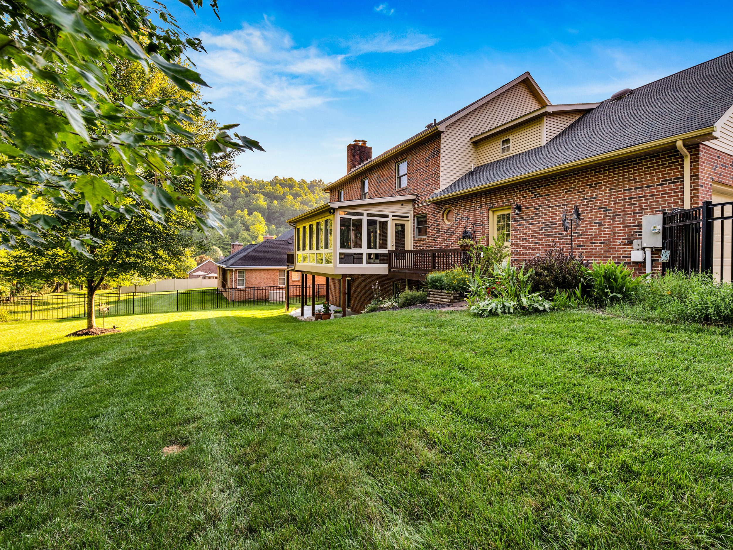5010 BENNINGTON DRIVE-58.jpg