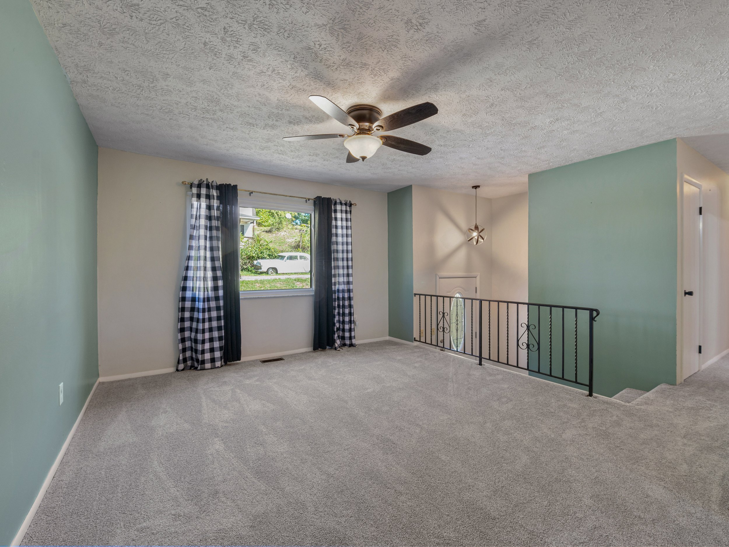 121 Pennmington way-6.jpg