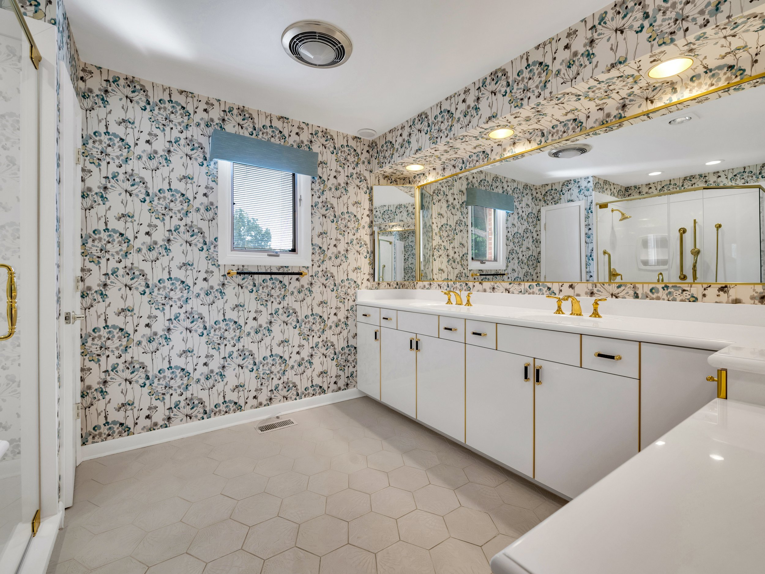 540 N Innwood Drice-25.jpg