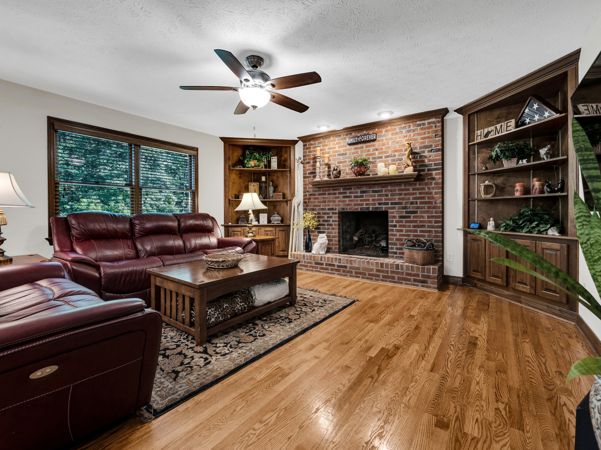 5010 BENNINGTON DRIVE-15.jpg
