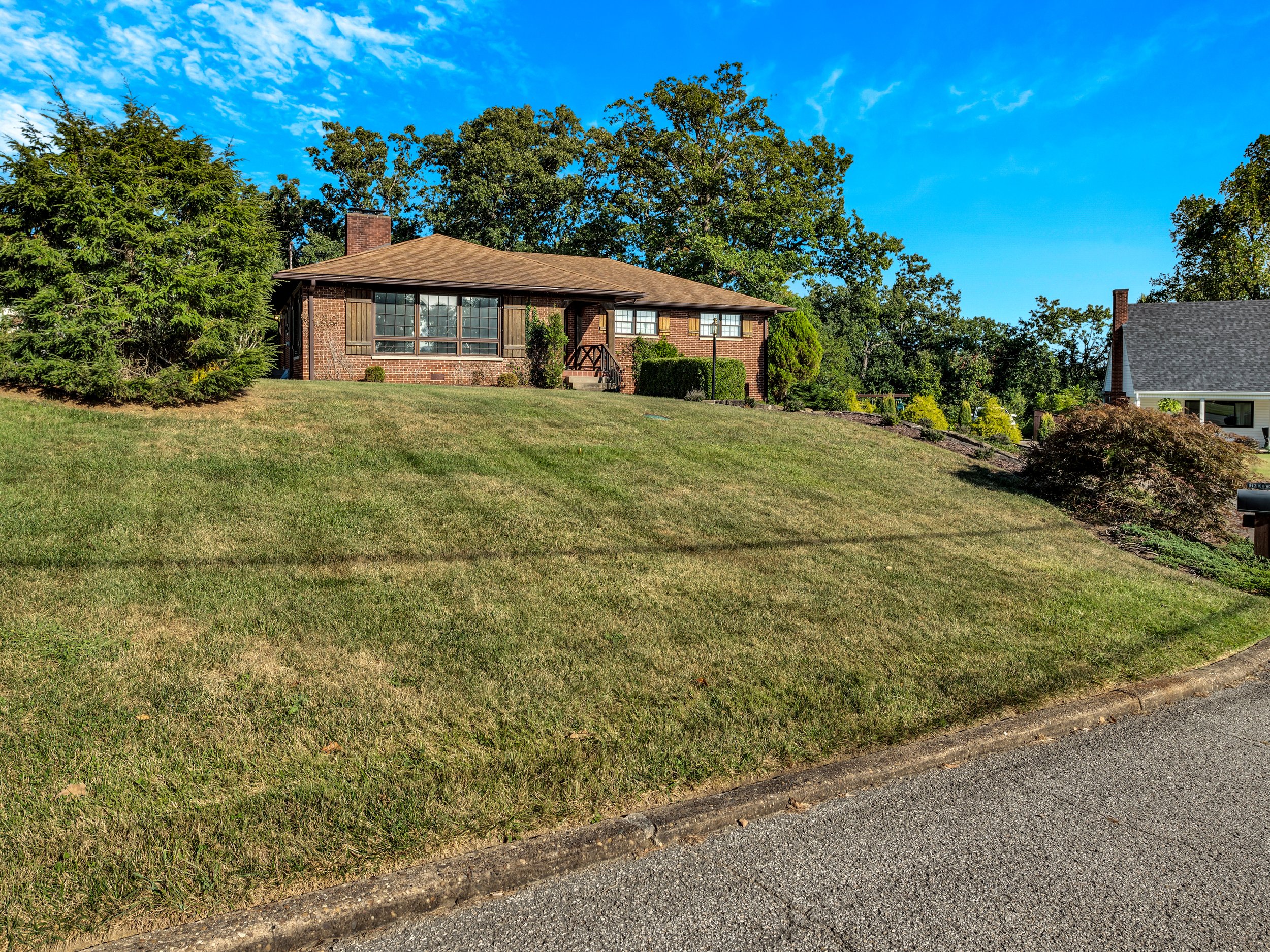 547 N Inwood-3.jpg