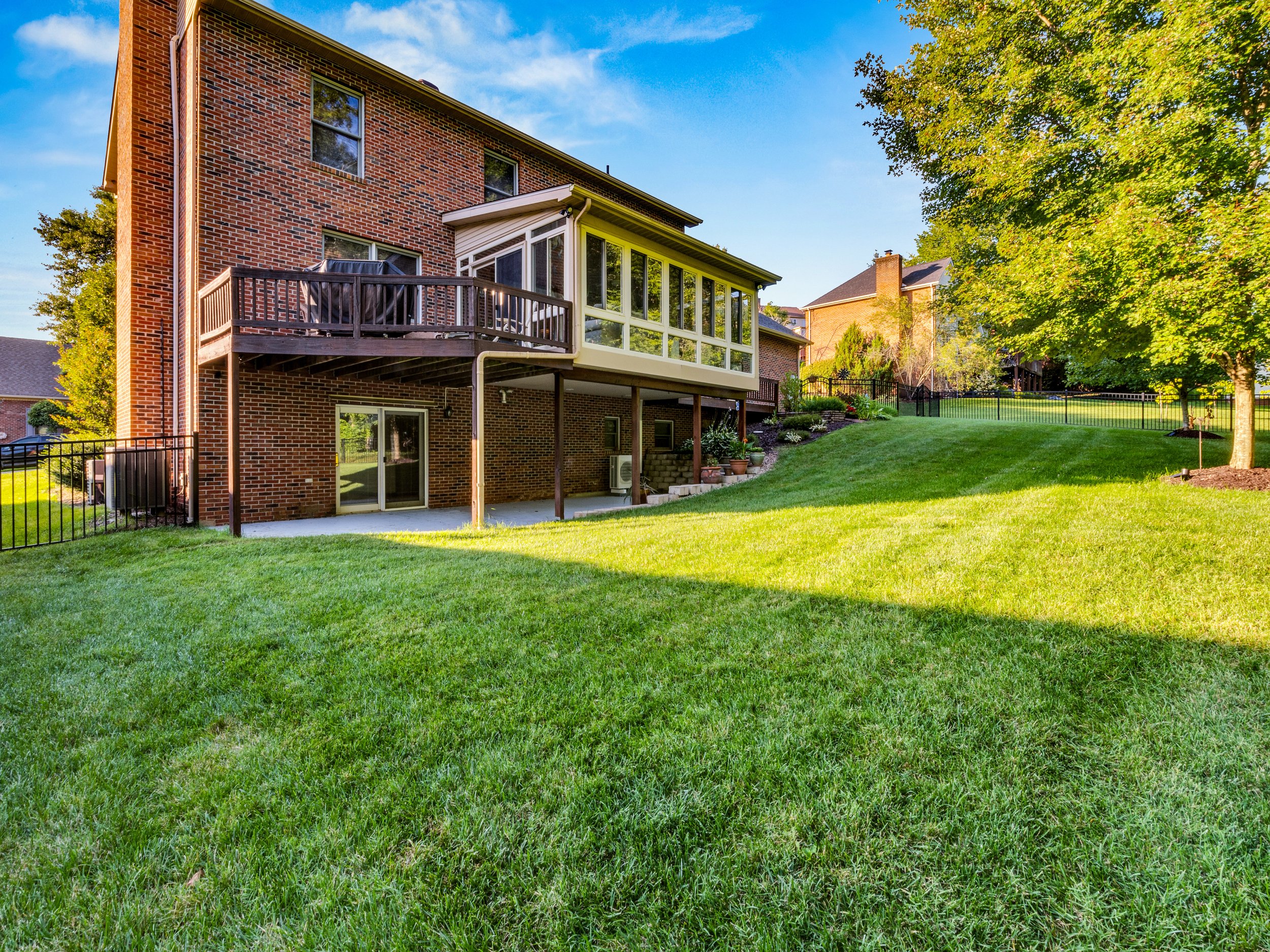 5010 BENNINGTON DRIVE-60.jpg