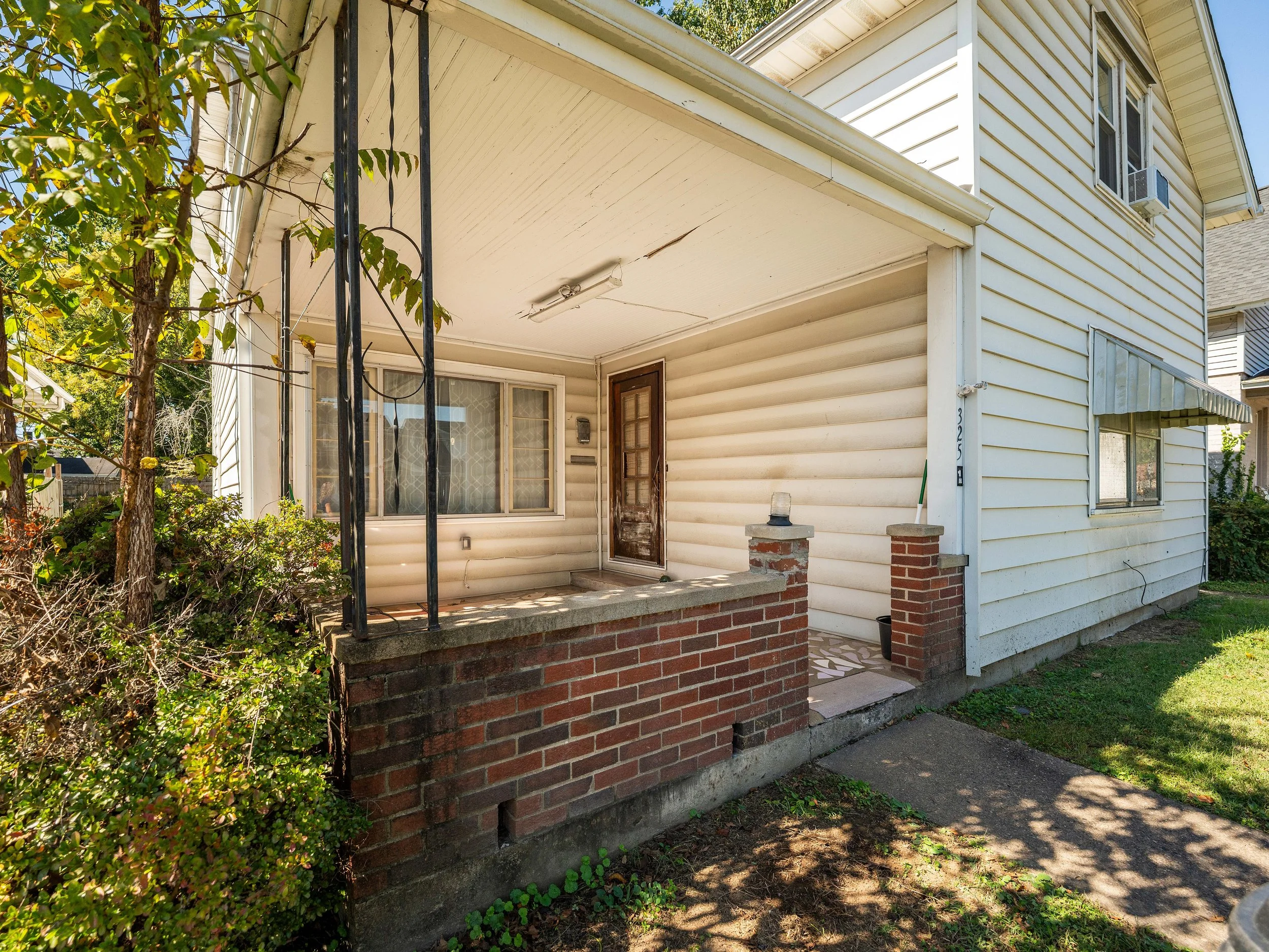 10.9.26 - 325 26th st duplex-5.jpg