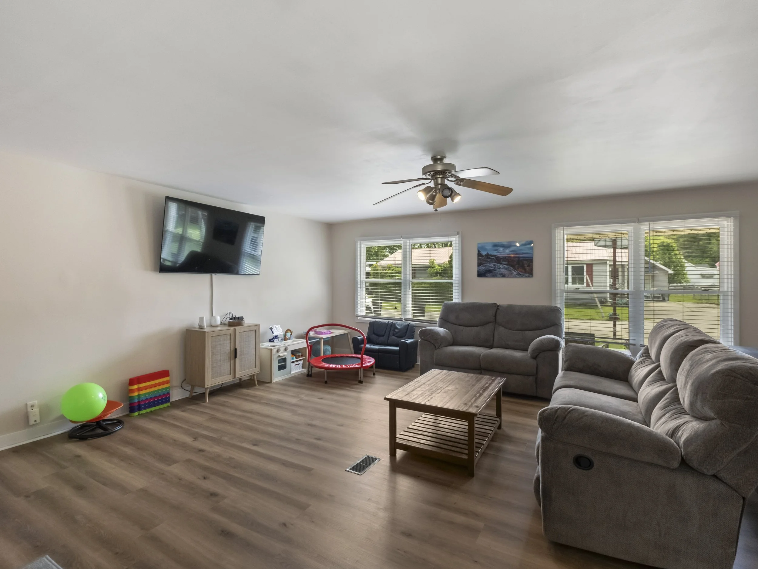5.4.26 - 102 McKonky AVE-9.jpg