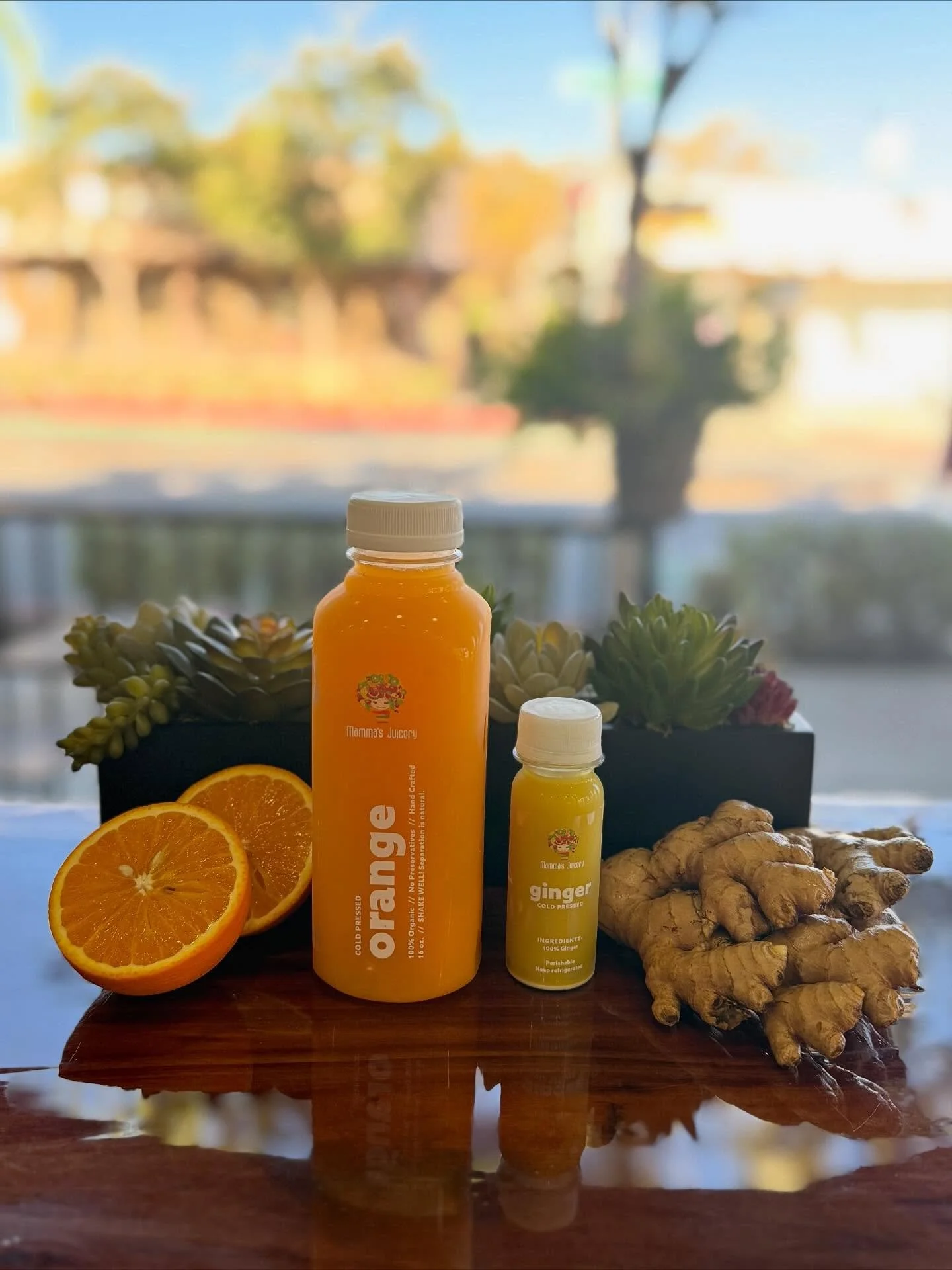 🍊 Happy Hour at Mamma&rsquo;s Juicery! 🍹
It&rsquo;s getting chilly out there &mdash; keep your immune system strong 💪
Get 1 fresh-squeezed orange juice + 1 ginger shot for only $7.50 🍊✨

⏰ Available during Happy Hour 7am-12pm
💛 Immunity support 