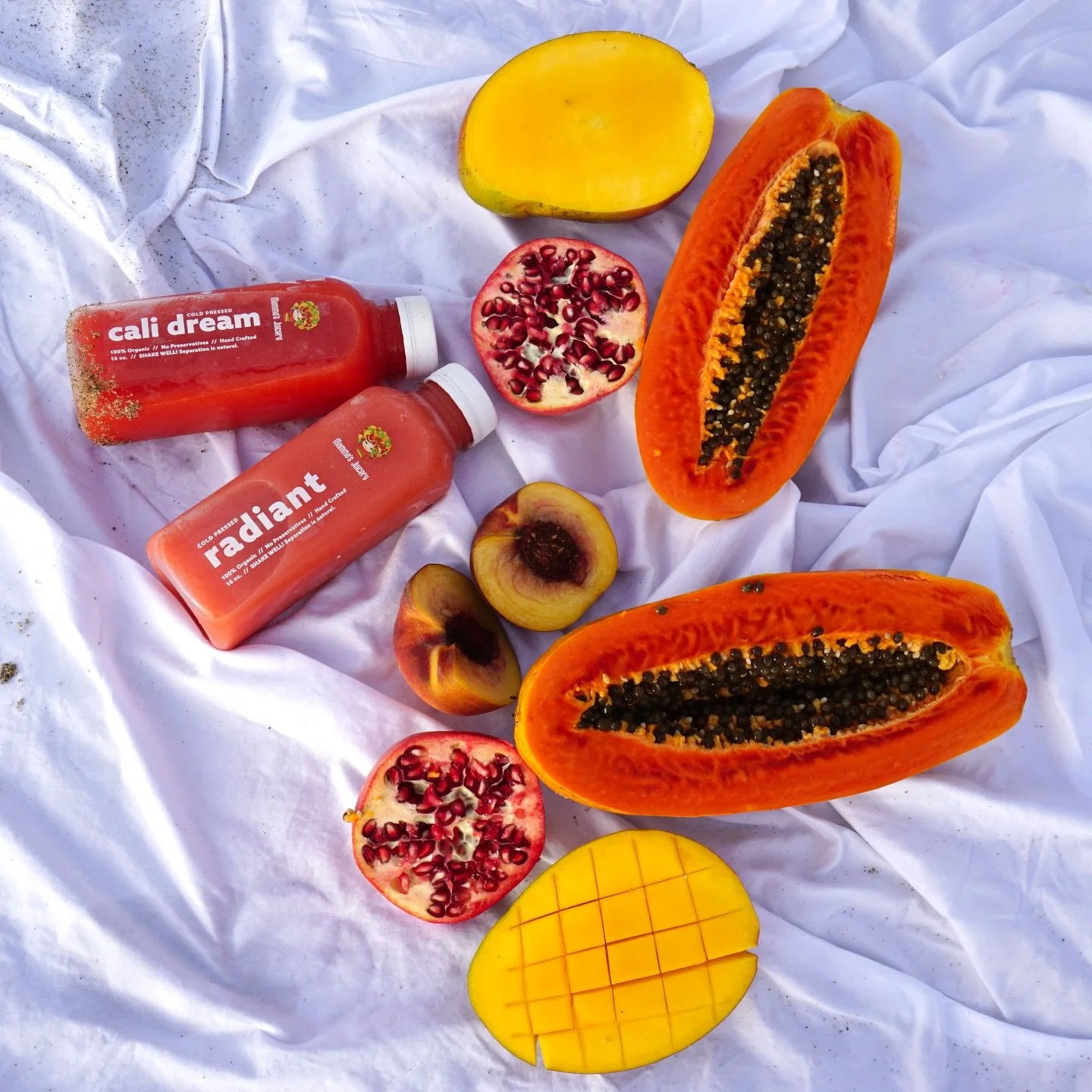 Quiet mornings, bright flavors. 🥭🌺