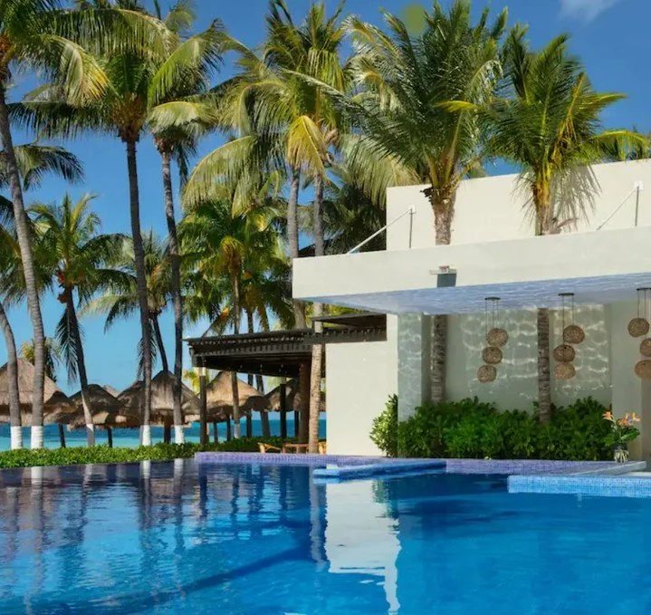 Cashmere Events takes wedding destination recommendations seriously &mdash; and this one gets it right! If you&rsquo;re looking for luxury without chaos, lush grounds, ocean backdrops, and endless ceremony spot options that don&rsquo;t feel copy-past