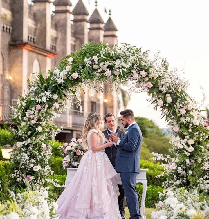 Simply a fairytale.✨ &ldquo;Magical&rdquo; only begins to describe the atmosphere of an enchanting wedding ceremony on castle grounds. 

Destination weddings allow dreams to become reality, especially when you barely have to lift a finger to make it 