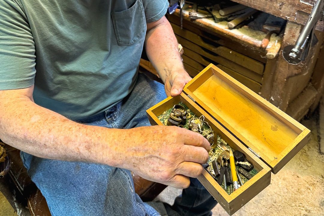 Hands that Sing: The Master Craftsmanship of Fiddle-Maker Mike 