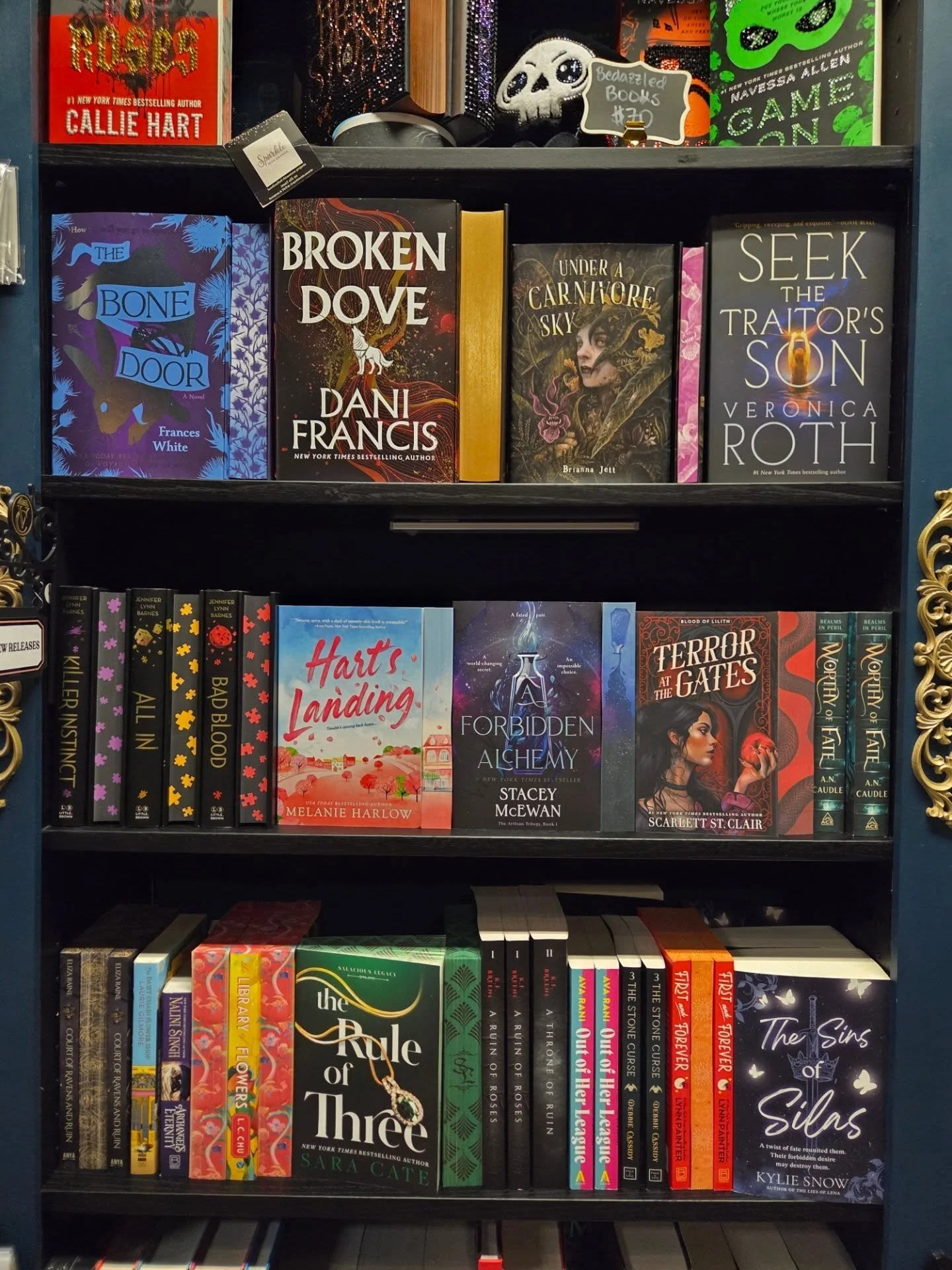 ✨ New Release Tuesday has entered the chat ✨

This week&rsquo;s shelves are stacked with danger, heartbreak, magic, and just a little chaos&hellip;

👑 The Parade of Horribles by Matt Dinniman &mdash; the dungeon calls once more, and failure has neve