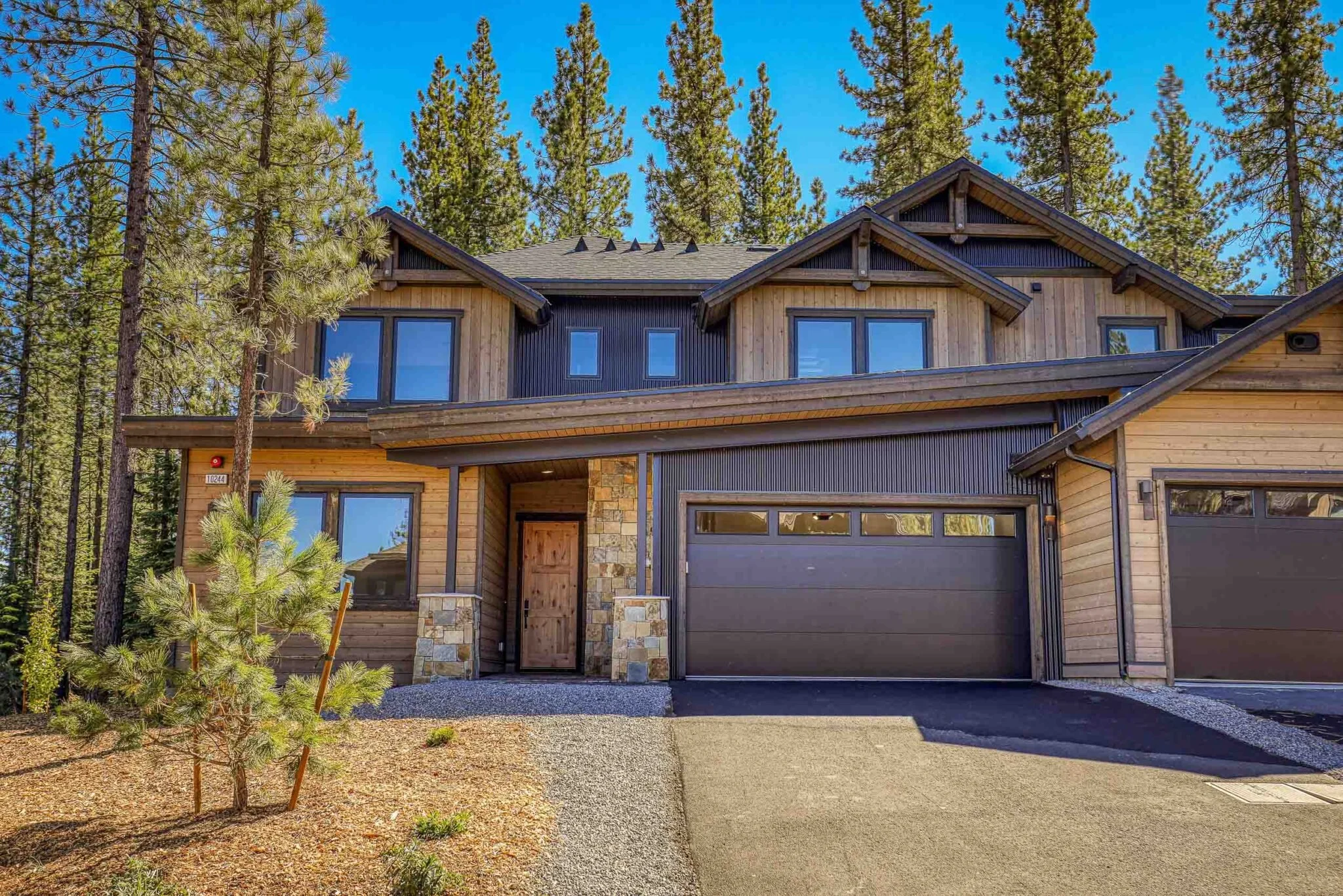 10244-Modane-Place-Truckee-CA-96161-2048x1366.jpg