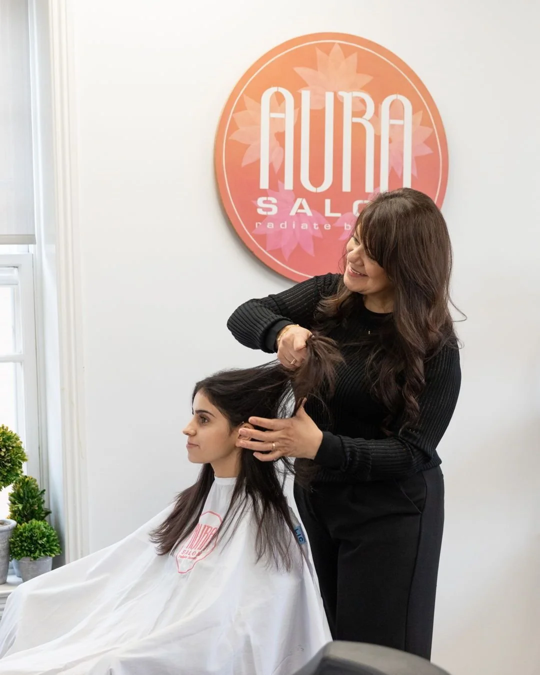 Seeing some new faces here, so I wanted to reintroduce myself... 

Hi, I'm Leticia Villagran, owner of Aura Salon and Style Bar in Chappaqua, NY. For those of you who are new, I just wanted to re-introduce myself and invite you to come visit our salo