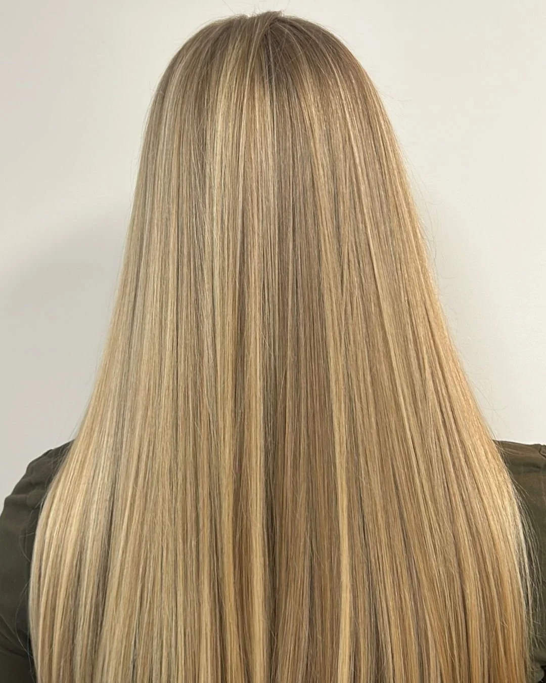 Embracing natural highlights &amp; a fresh haircut by Kat.