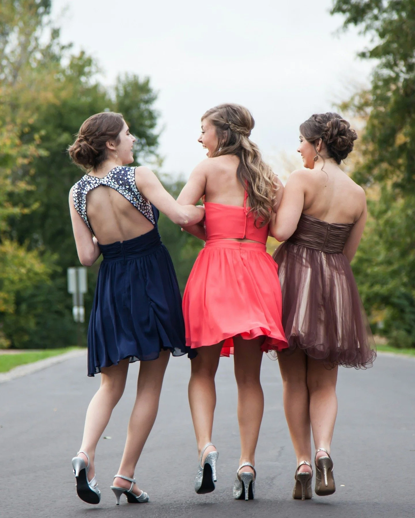 The dress is chosen. 
The group chat is loud. 
Now it&rsquo;s time for the glow-up.

At Aura Salon, we offer a full prom experience:
&bull; Hair&mdash;from fresh cuts and blowouts to show-stopping updos
&bull; Makeup&mdash;from soft, natural glam to 