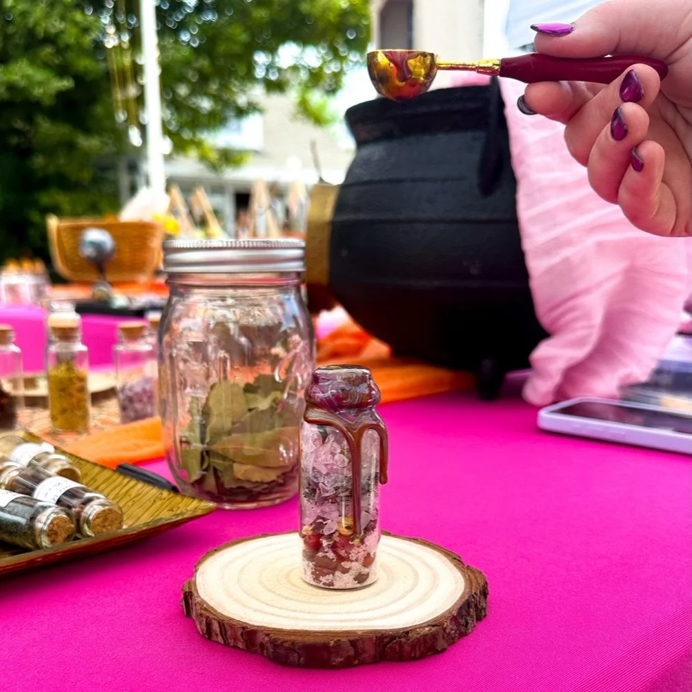 💸 Manifesting a new job, promotion, raise, or financial prosperity?
🔮 Make a spell jar with green aventurine, rosemary, lemon balm, and chamomile. Set it on your workspace and every time you see it, repeat:
&ldquo;Money and opportunities flow to me