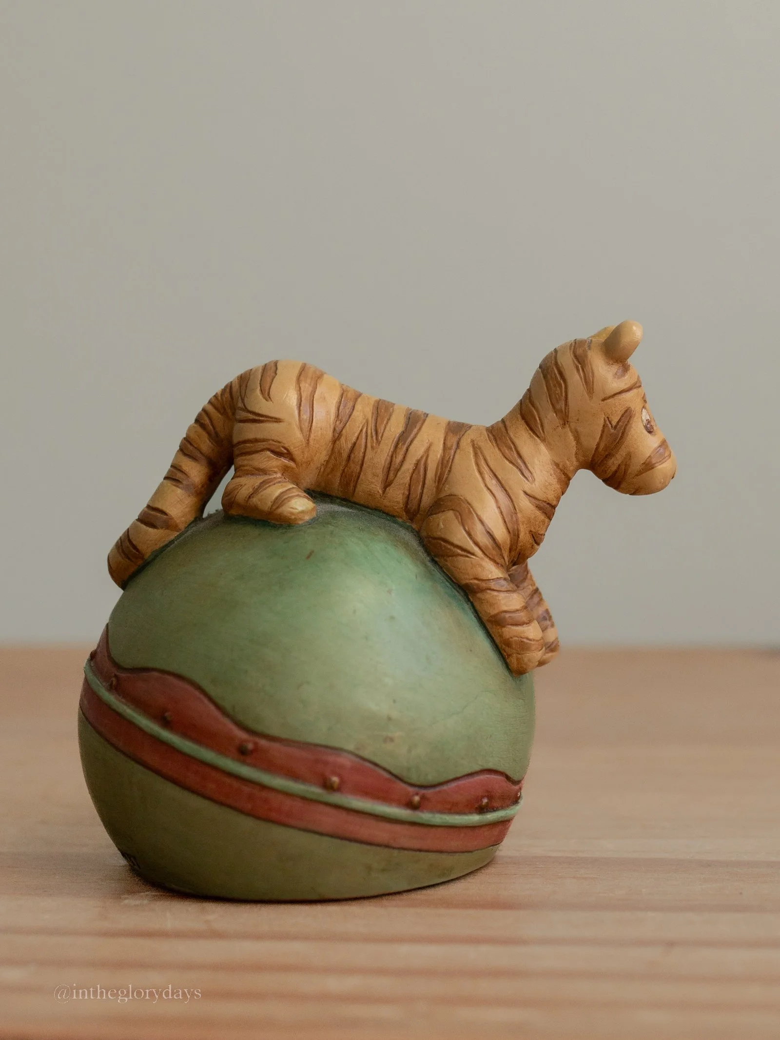 Disney Classic POOH Tiger on Ball Paperweight Figurine by Charpente-9.jpg