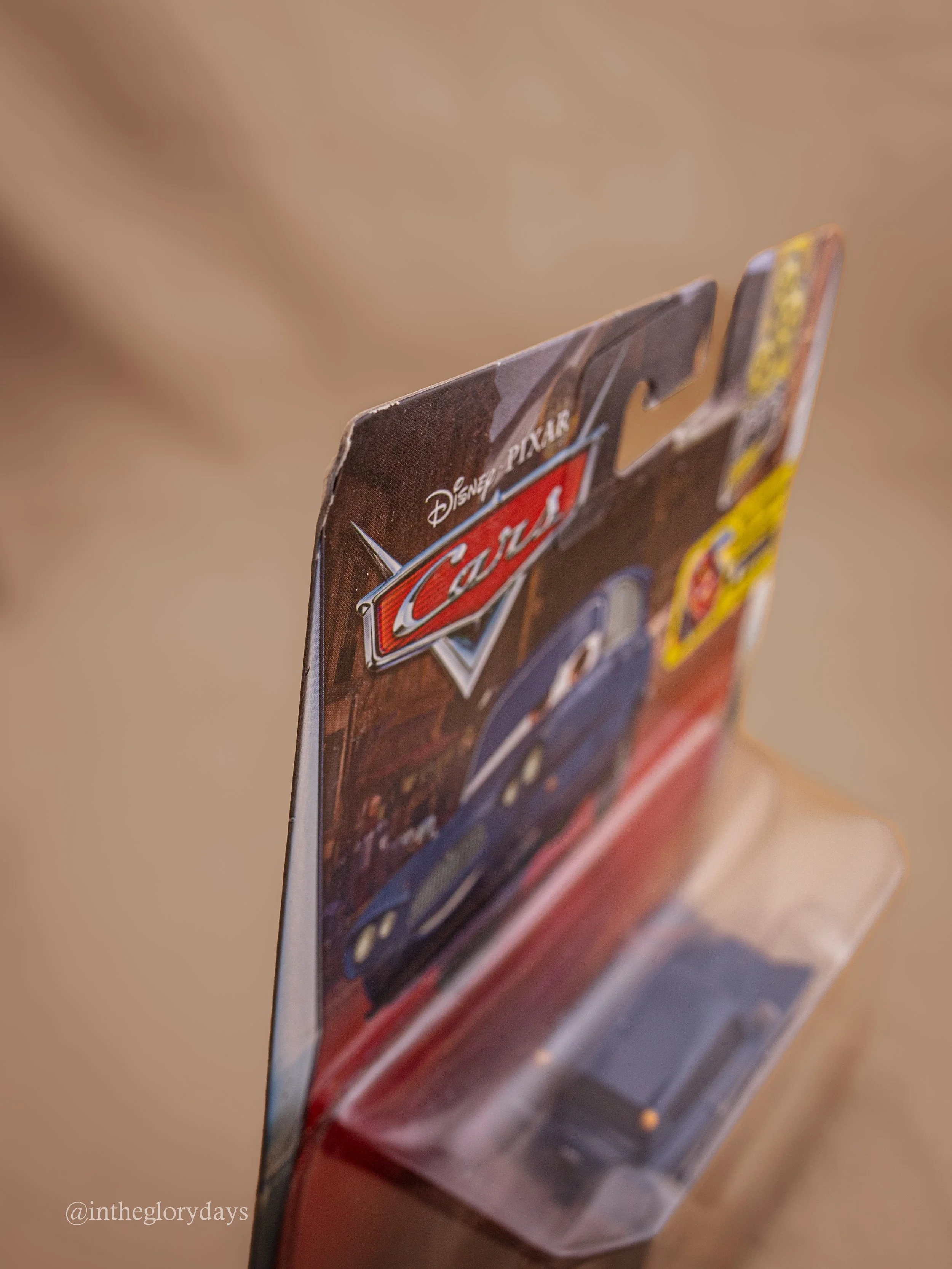 Cars 2 Paris Parts Market Tomber-3.jpg