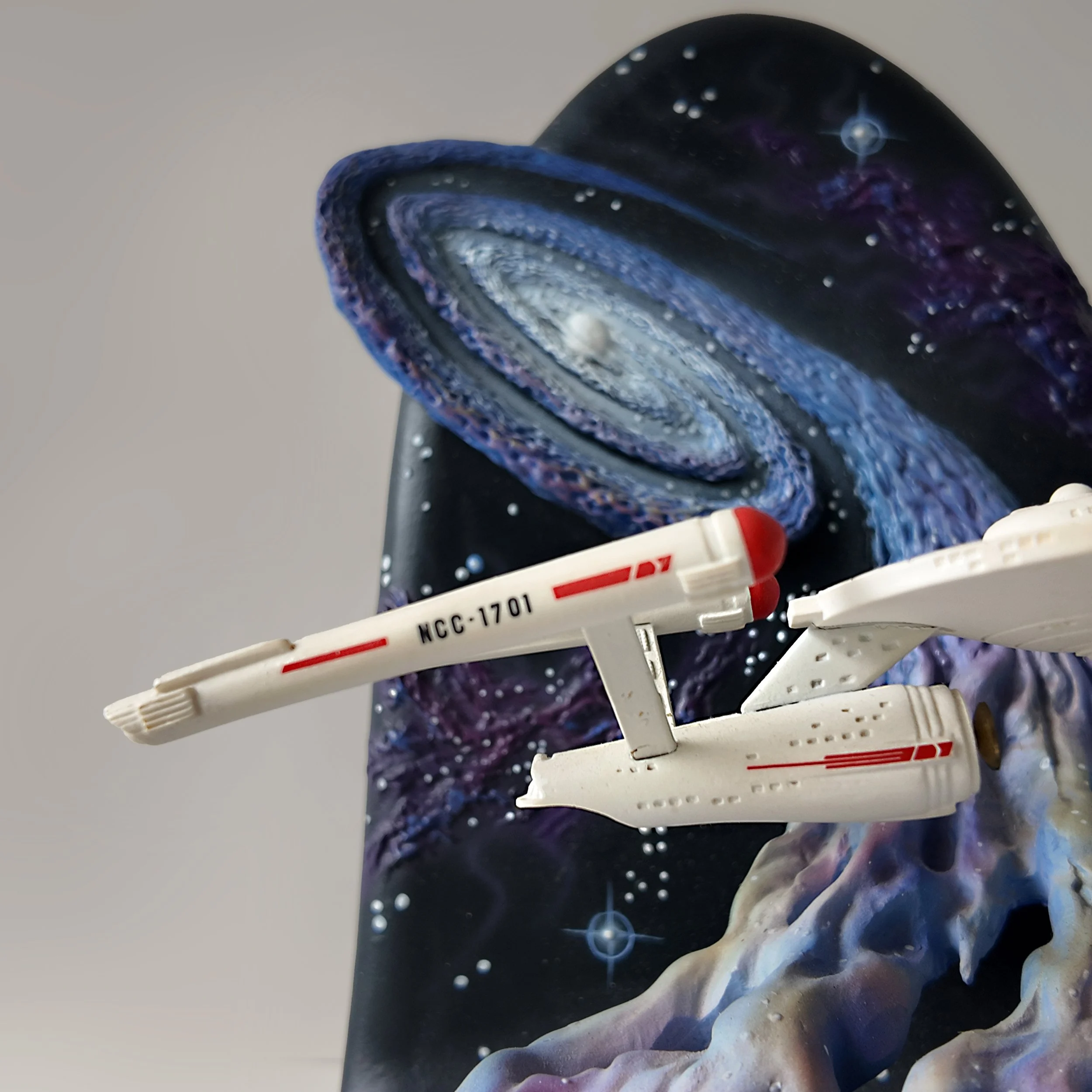 Detail of 1993 STAR TREK U.S.S. Enterprise NCC 1701 Diorama
