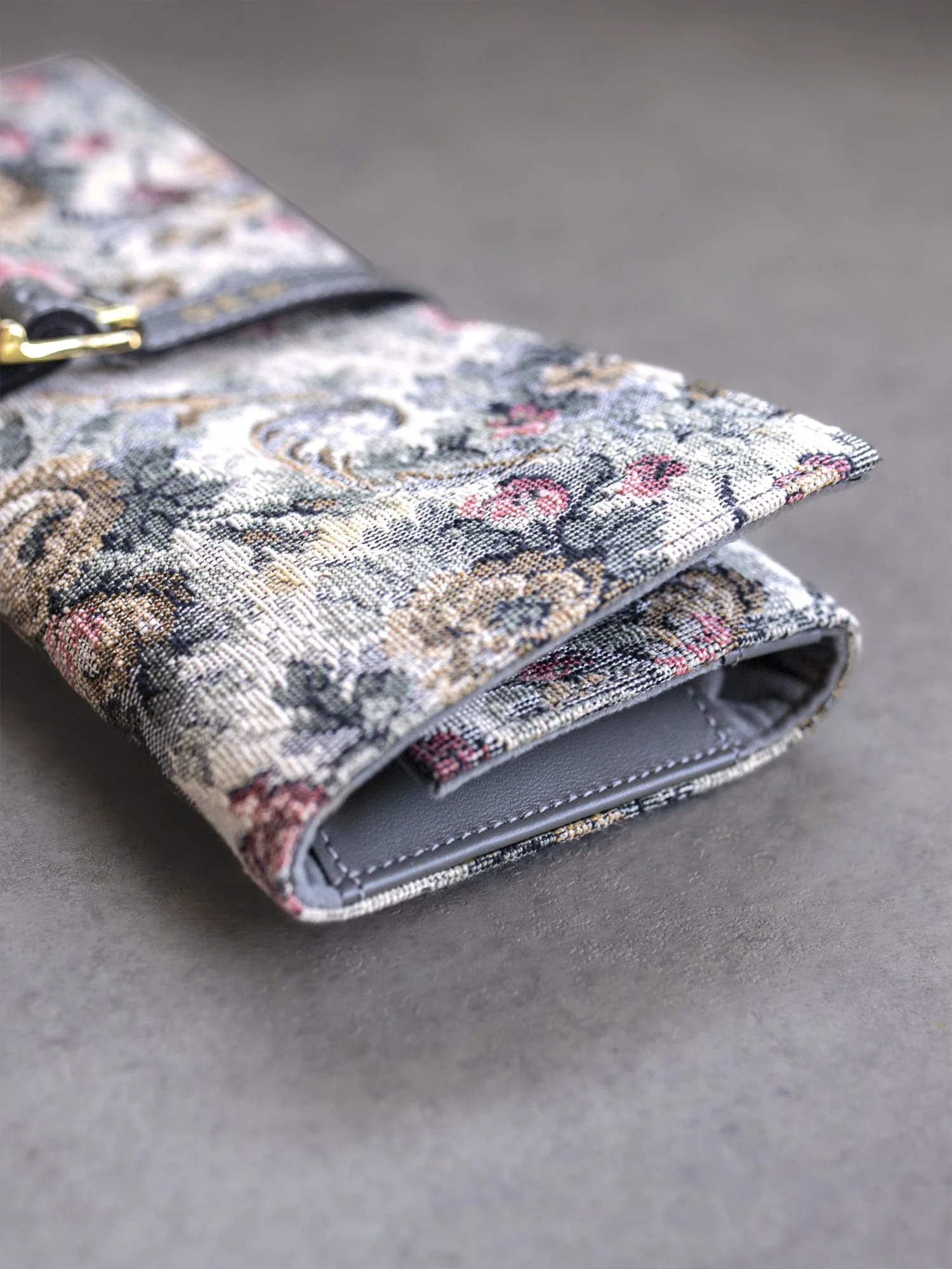 1970s French Luggage Floral Tapestry Wallet Clutch Set 5.jpg