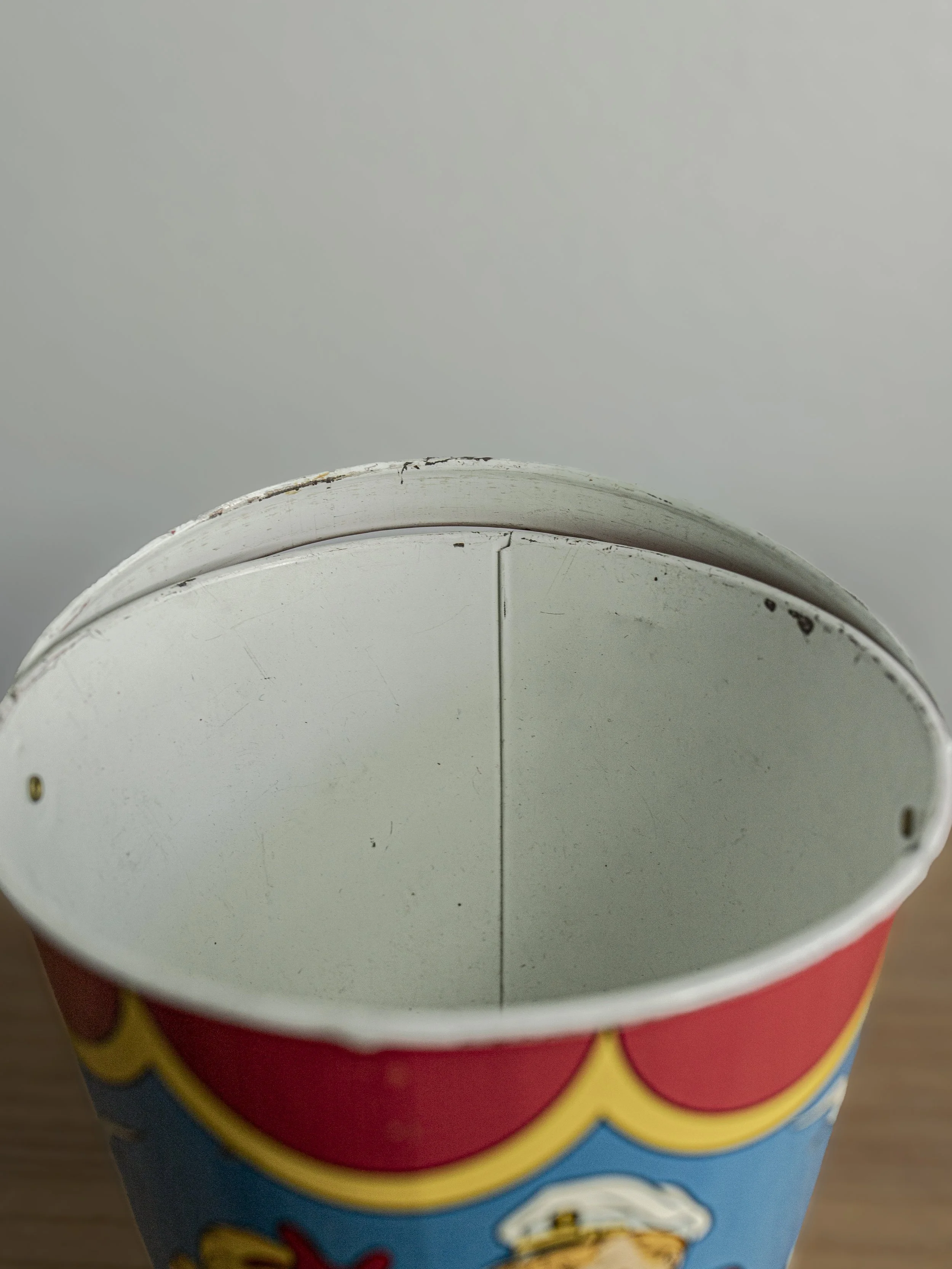 TOY-OUT-TIN- USA001-9.jpg