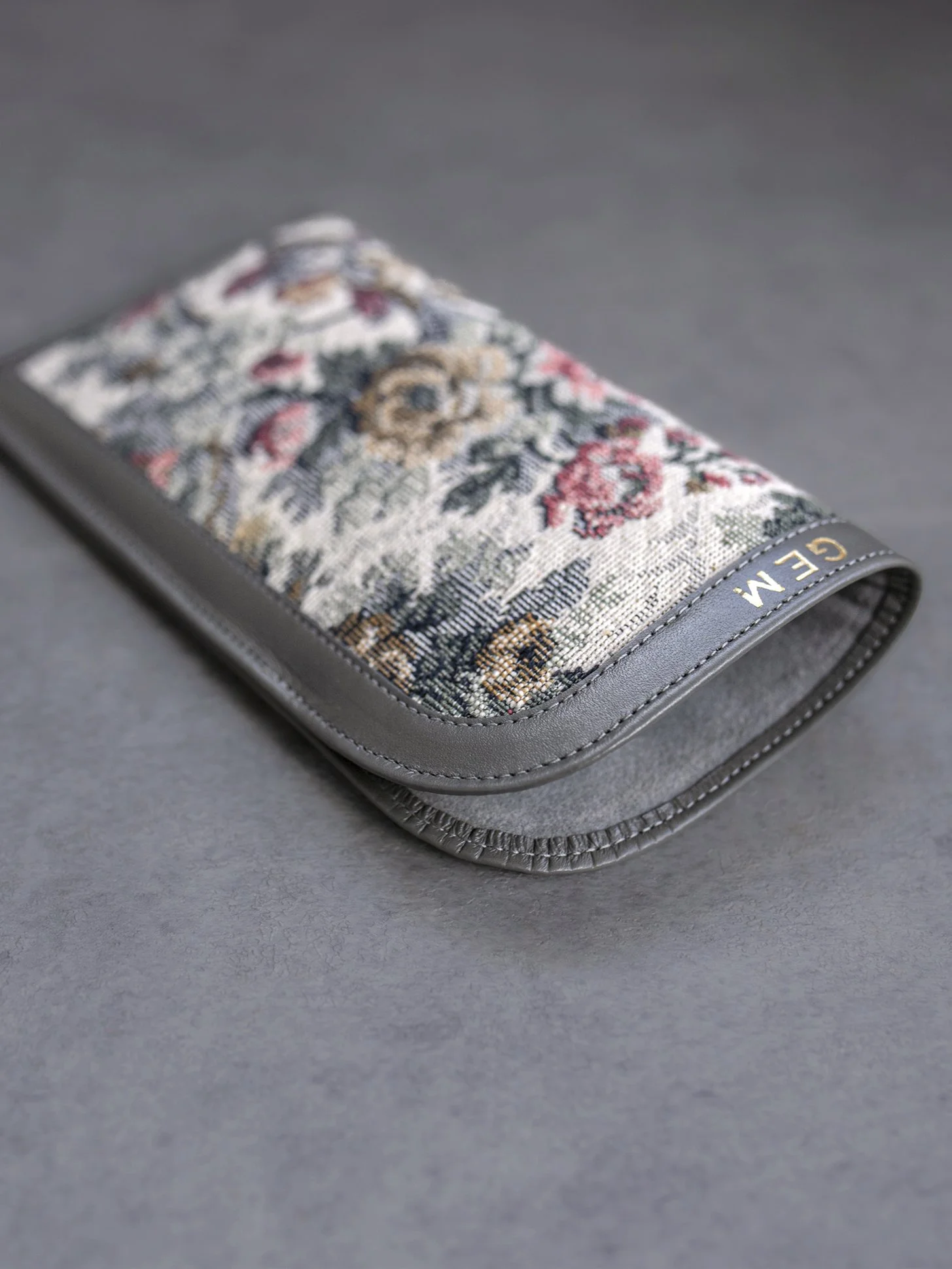 1970s French Luggage Floral Tapestry Wallet Clutch Set 15.jpg