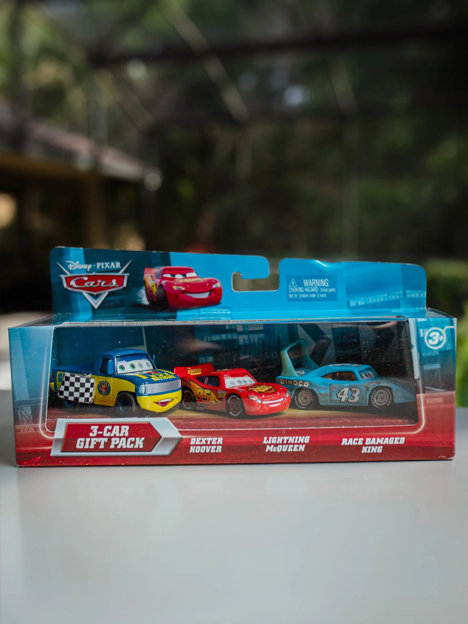 Dexter Hoover, Lightning McQueen & Race Damaged King 2.jpg