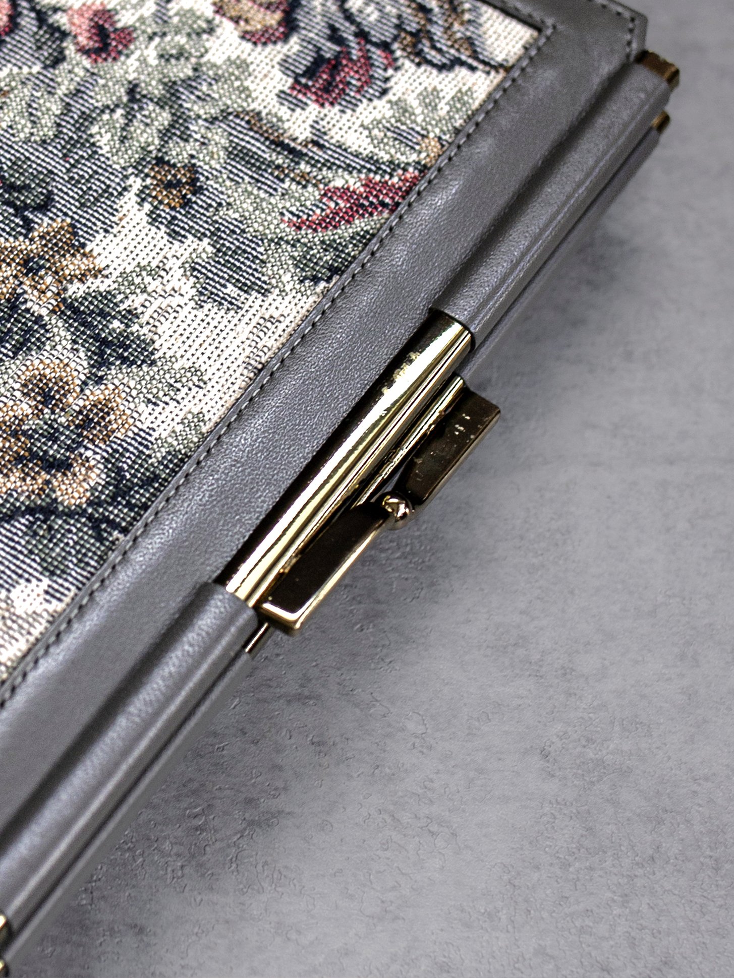 1970s French Luggage Floral Tapestry Wallet Clutch Set 8.jpg
