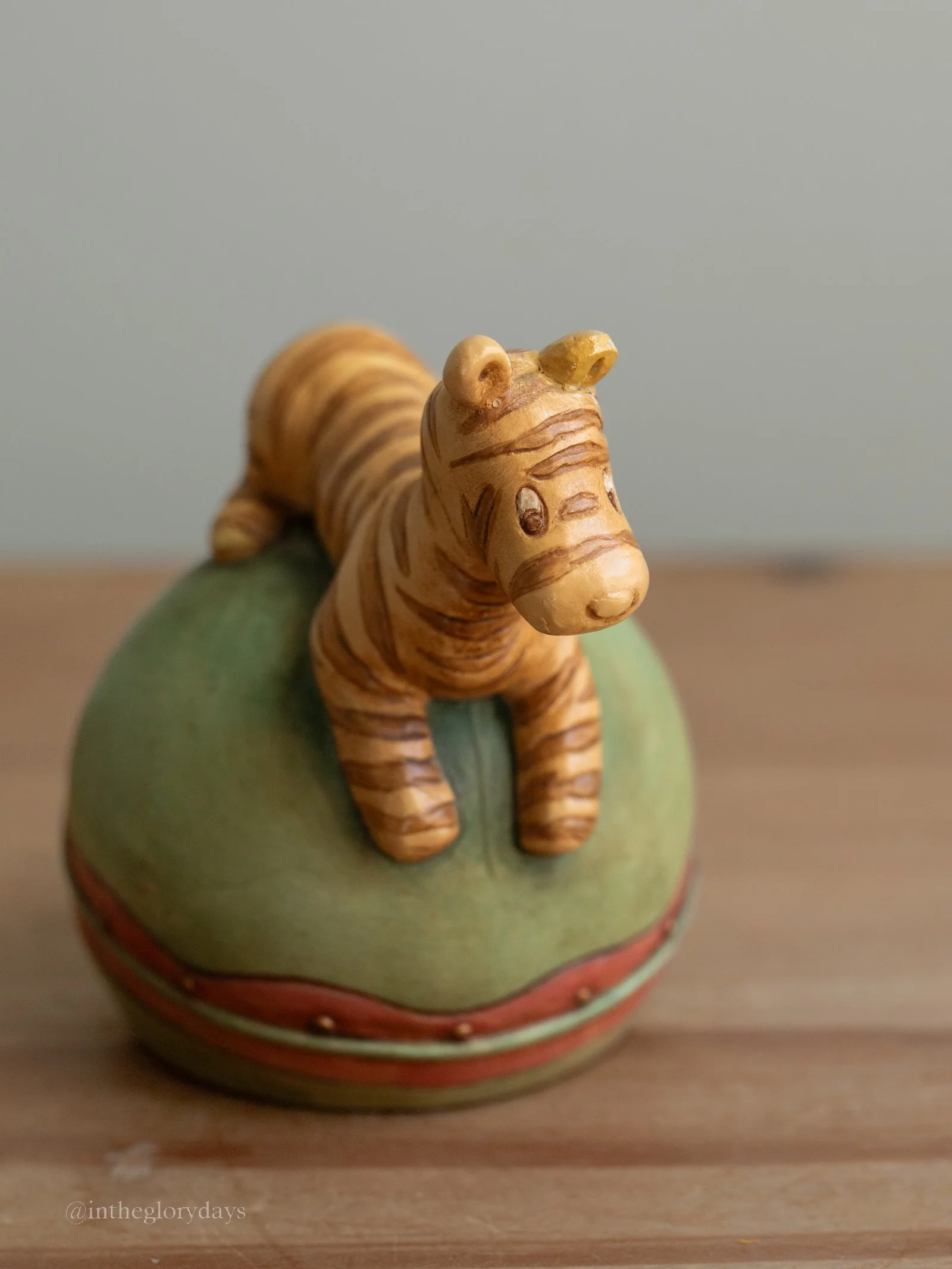 Disney Classic POOH Tiger on Ball Paperweight Figurine by Charpente-7.jpg