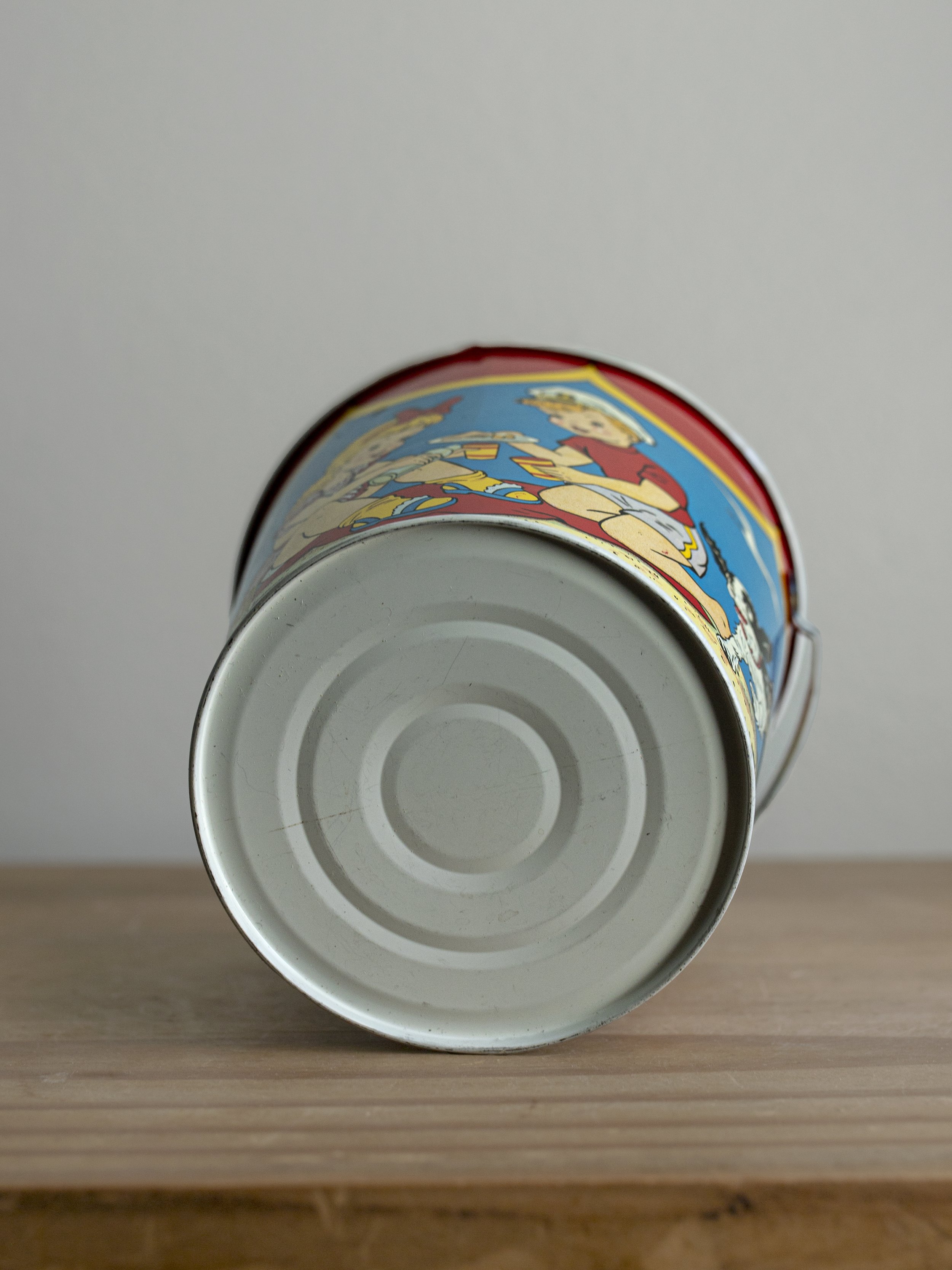 TOY-OUT-TIN- USA001-6.jpg