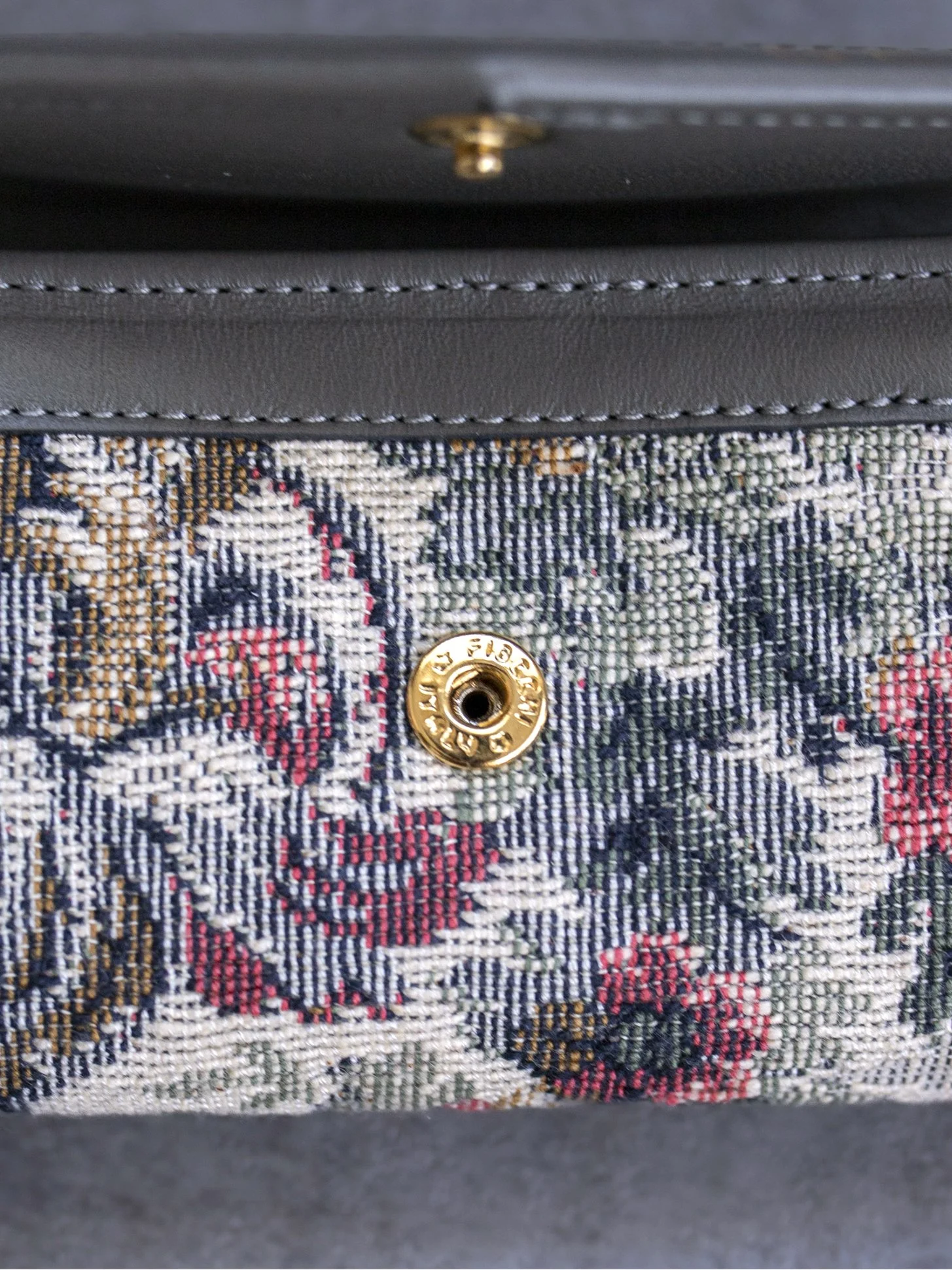 1970s French Luggage Floral Tapestry Wallet Clutch Set 17.jpg