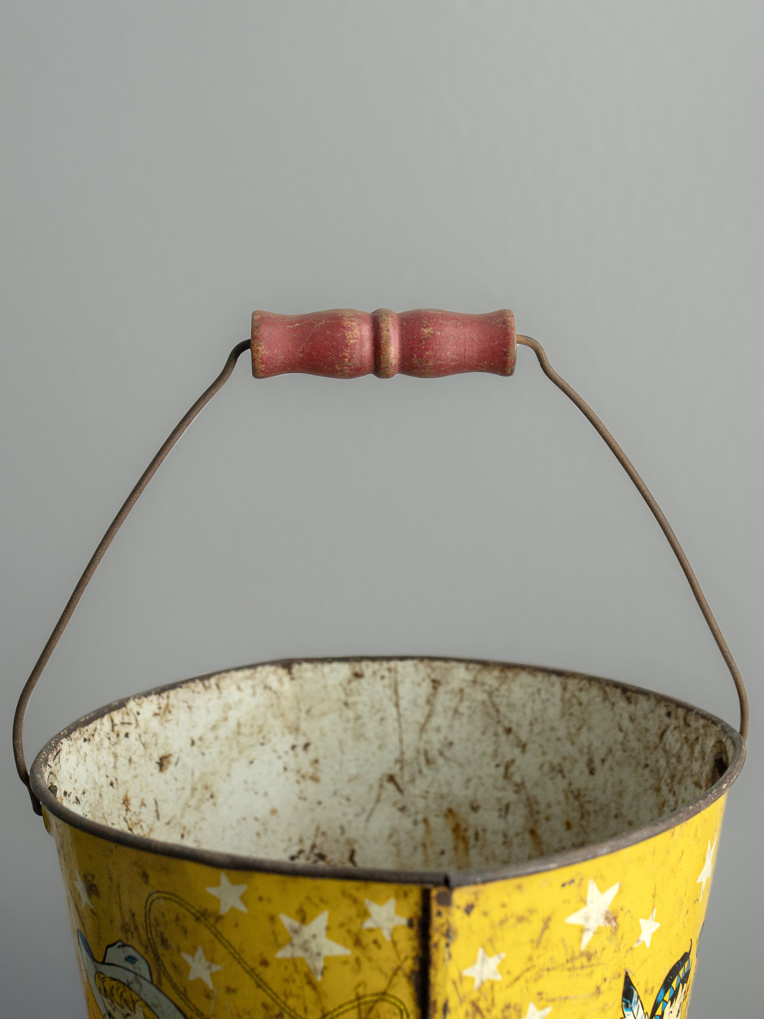 TOY-OUT-TIN- USA002-7.jpg